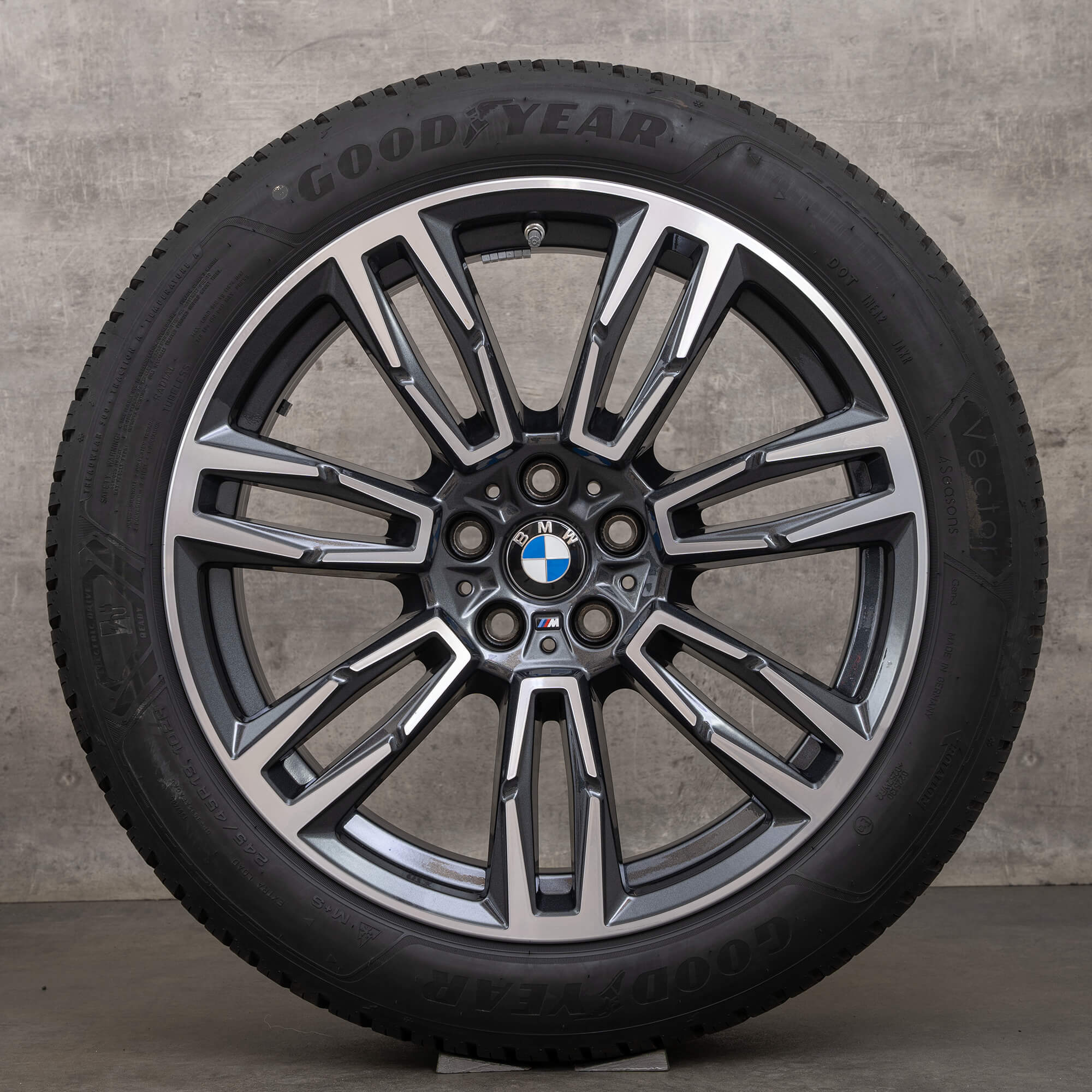 BMW 5er G60 G61 i5 19 Zoll Ganzjahresreifen Felgen Allwetterreifen 5A324E0 935 M