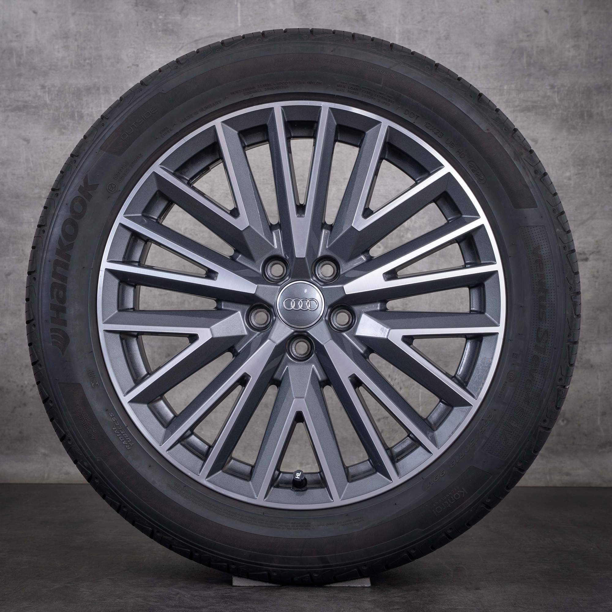 Original Audi Q3 Felgen 19 Zoll II F3 Sommerräder 83A601025L titan glanzgedreht