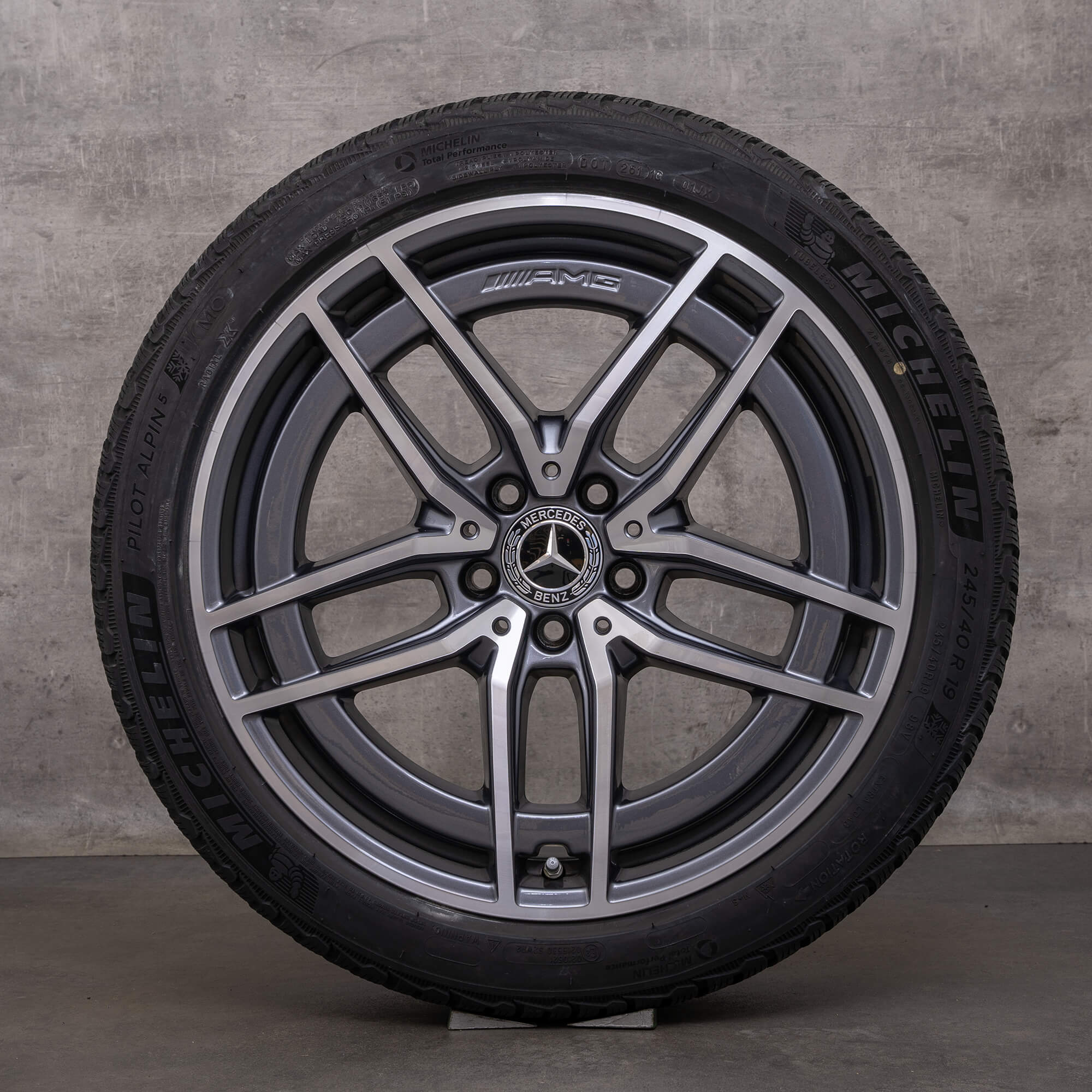 Originele Mercedes Benz E-Klasse E43 E53 AMG 4Matic winterbanden 19 inch W213 S213 C238 A238 velgen A2134016700 A2134016800 himalayagrijs glanzend gedraaid