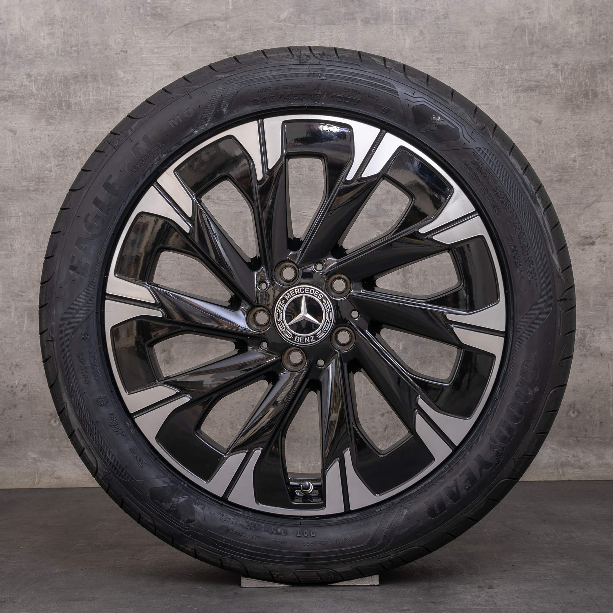 Oryginalne felgi Mercedes Benz EQV 18 cali W447 koła letnie A4484011500 czarne polerowane NOWE