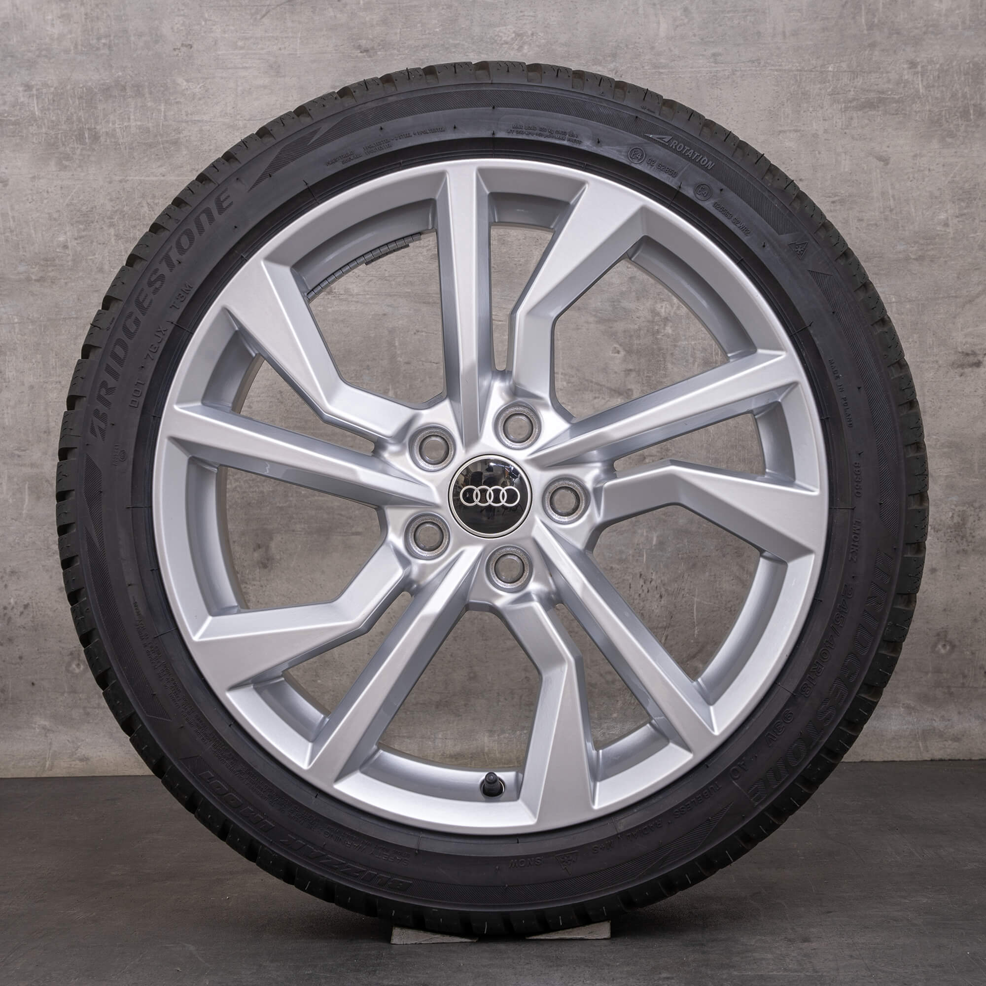 Oem Audi TT TTS pneus hiver 18 pouces 8S FV jantes 8S0601025AN argent
