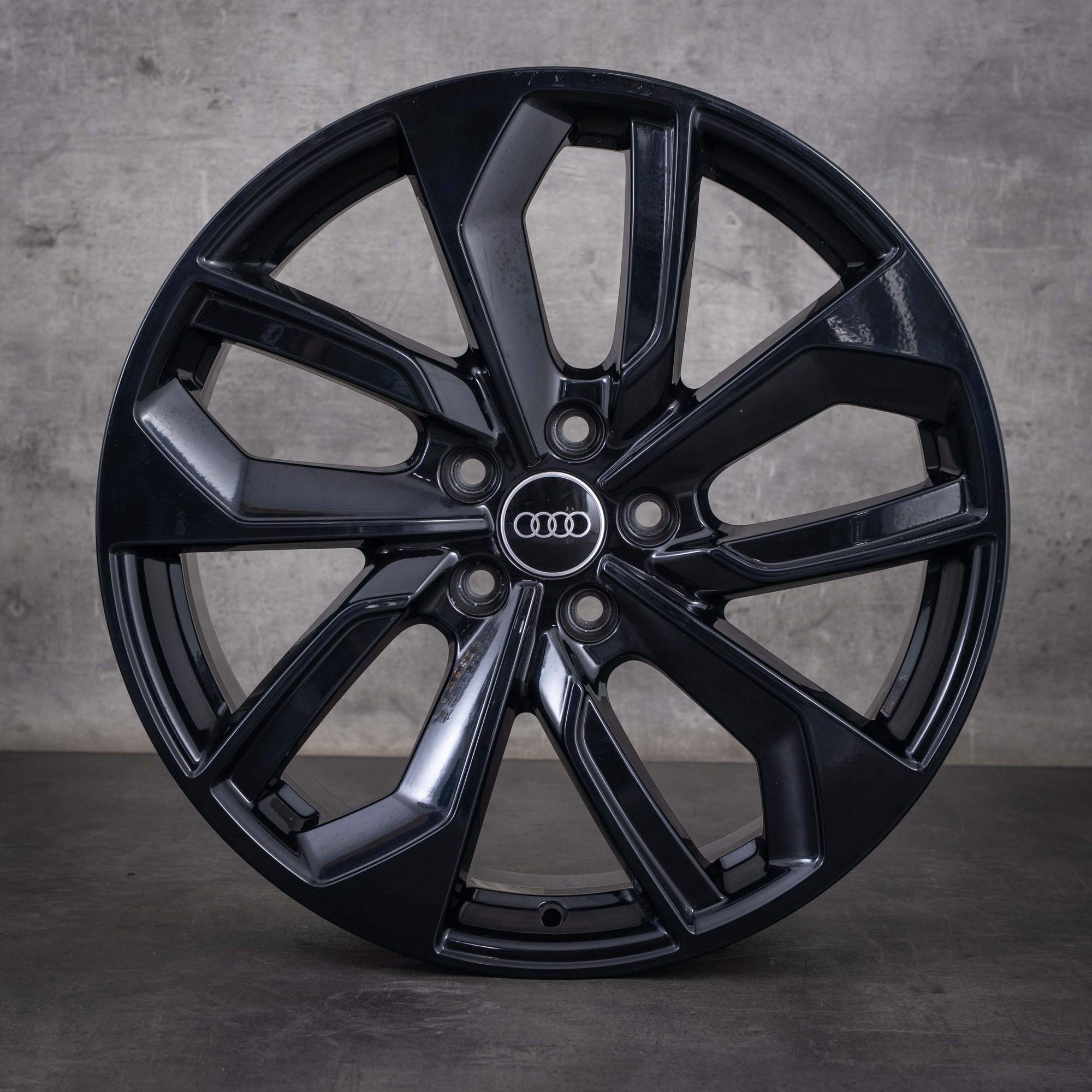 Original Audi A3 S3 8Y 19 Zoll Felgen 8Y0601025S Edge schwarz glanz