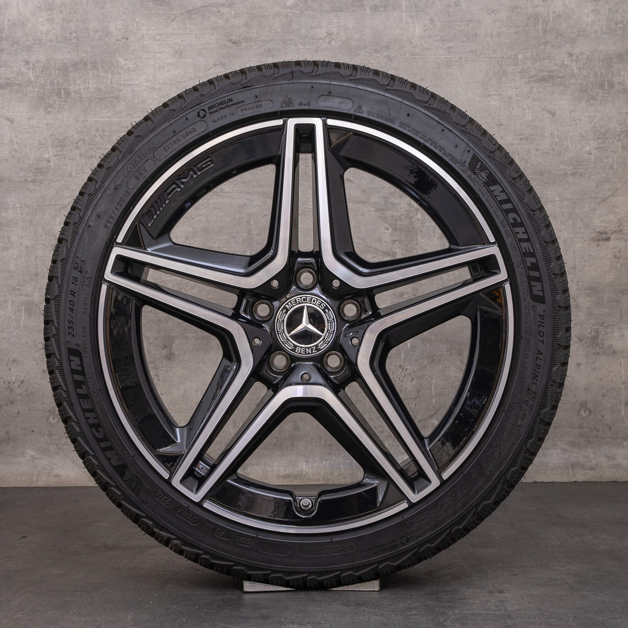 AMGライン 純正ホイール18インチ (c118 x118) OEM Mercedes Benz CLA 35 AMG snow tire packages 18 inch C118 X118
