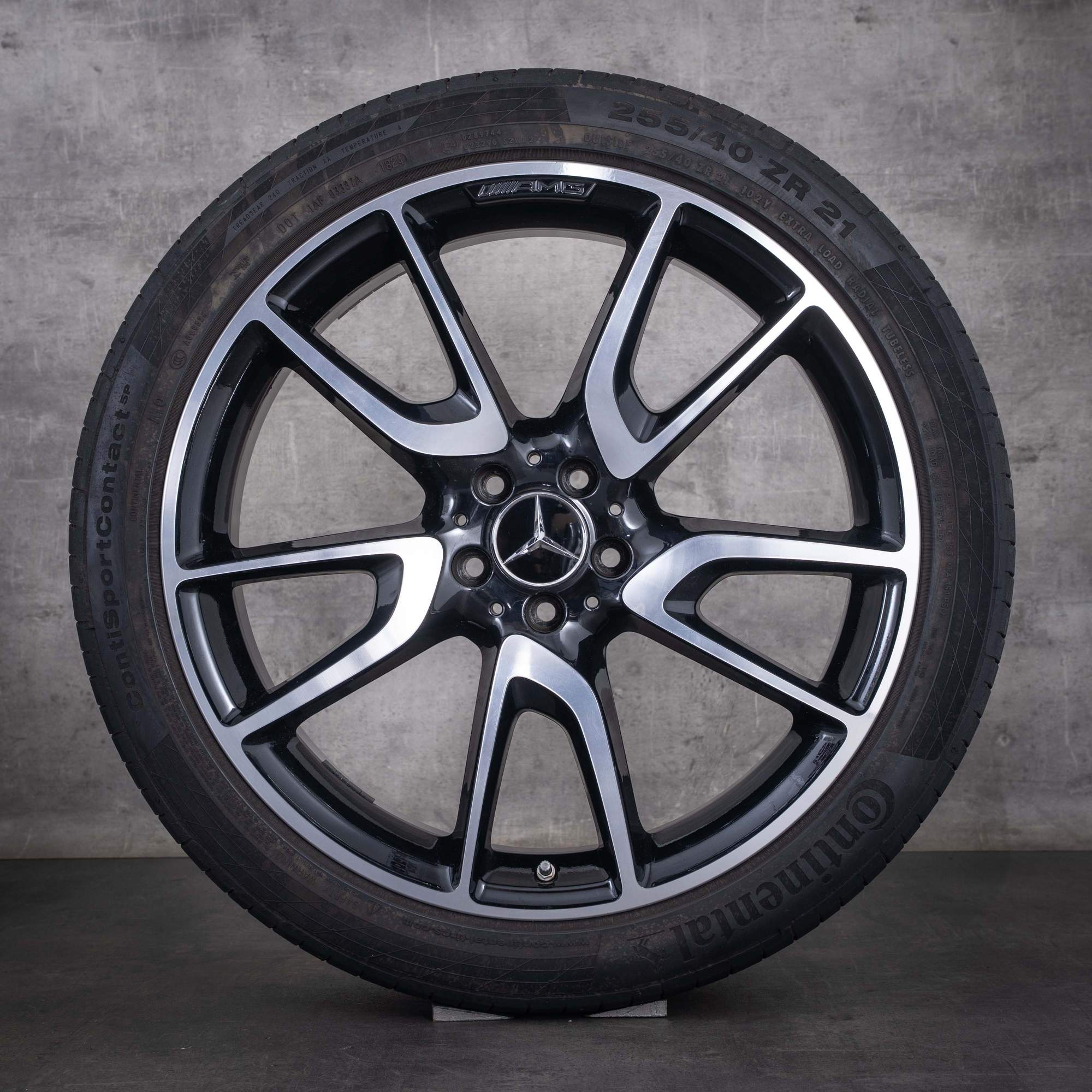Originale Mercedes-Benz GLC 43 AMG anvelope de iarnă 21 inch model X253 coduri A2534012000 A2534012800 negre cu suprafață frontală diamantată