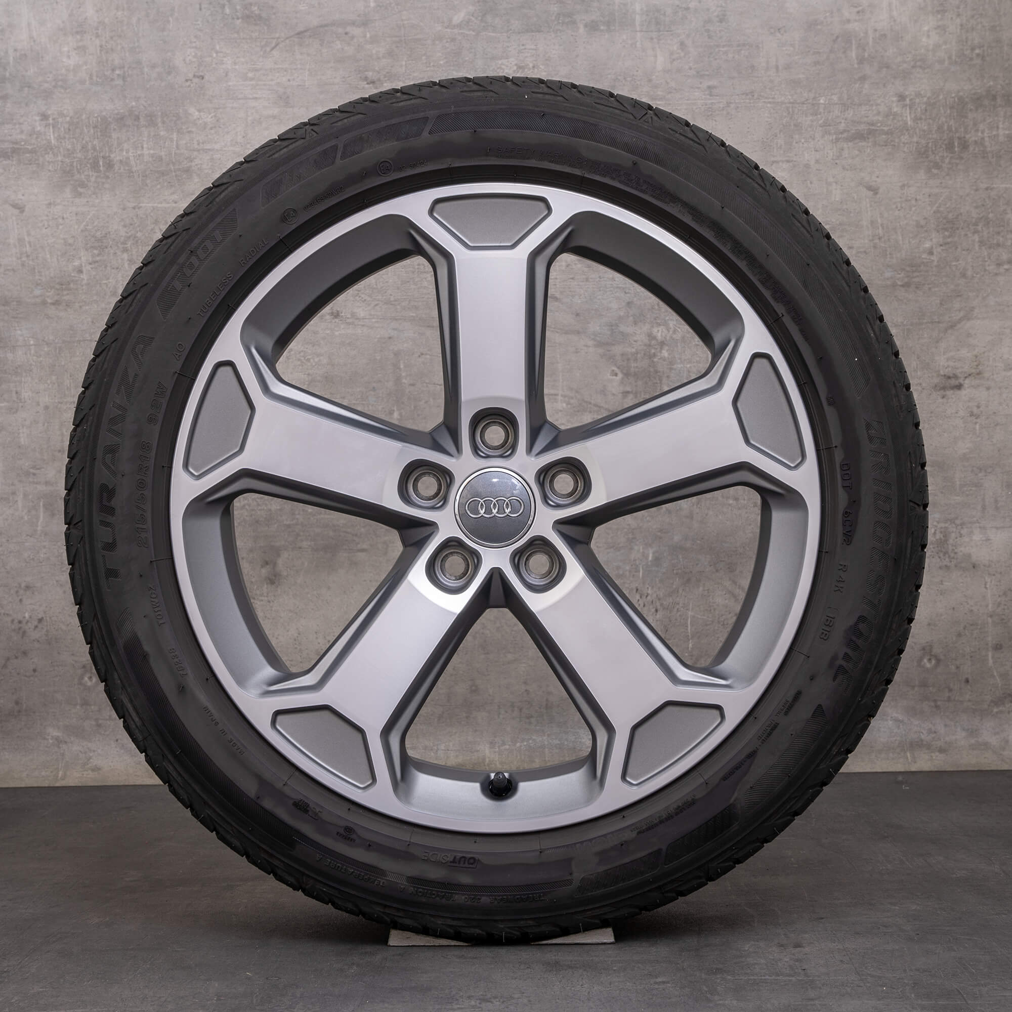 Original Audi Q2 Felgen 18 Zoll GA Sommerräder 81A601025AD anthrazit matt glanzgedreht