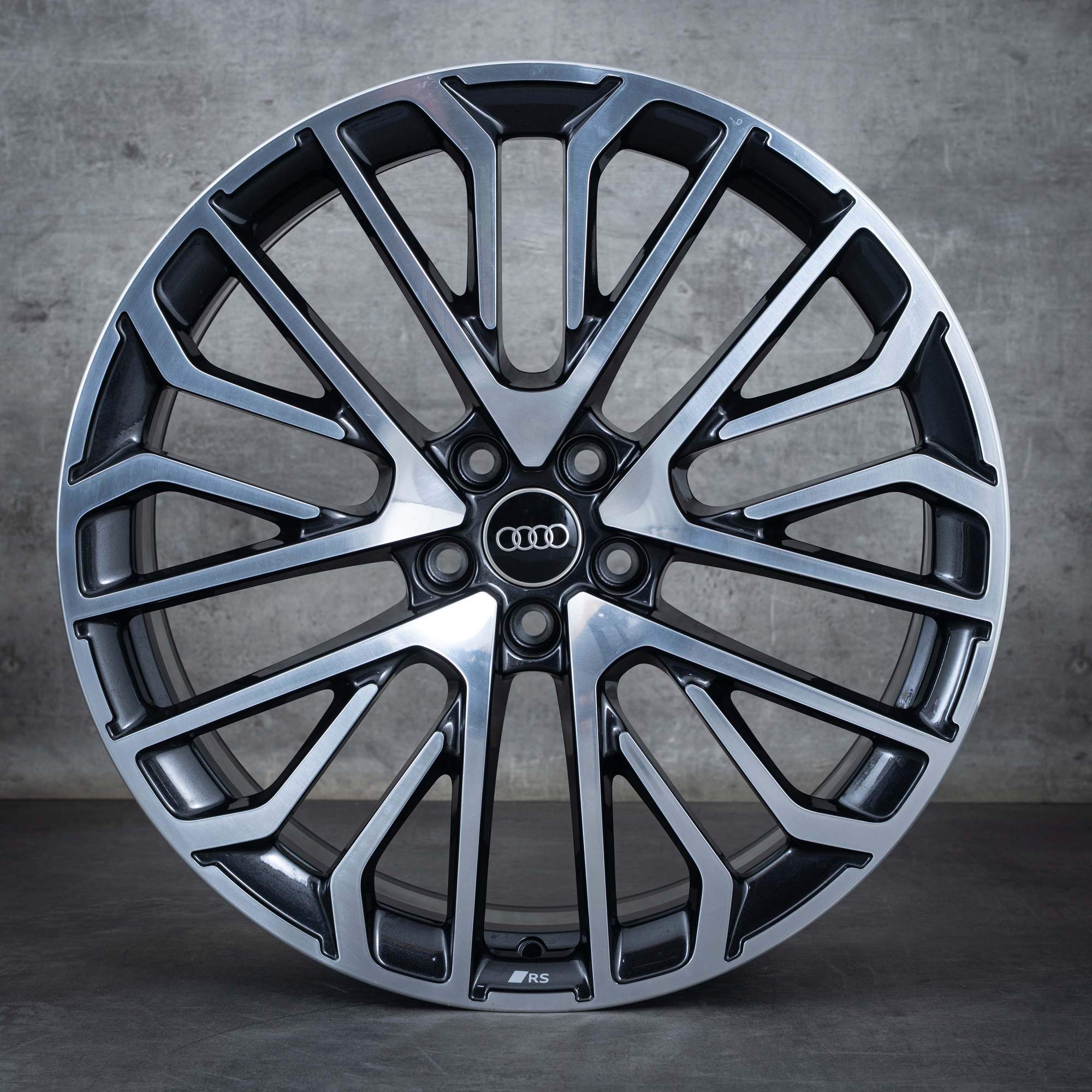 Oryginalne felgi Audi Q5 SQ5 21 cali FY GU Sportback 8MA601025L granit polerowany