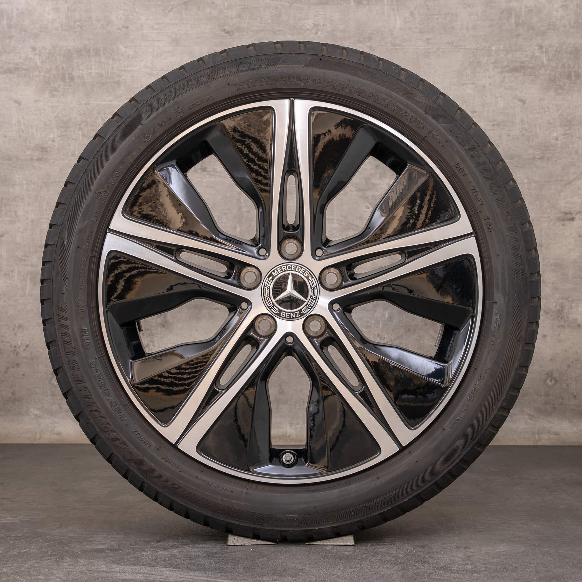 Alkuperäiset Mercedes Benz A B-sarja CLA talvirenkaat 18 tuuman W177 V177 W247 C118 X118 vanteet A1774010500 musta kiillotettu