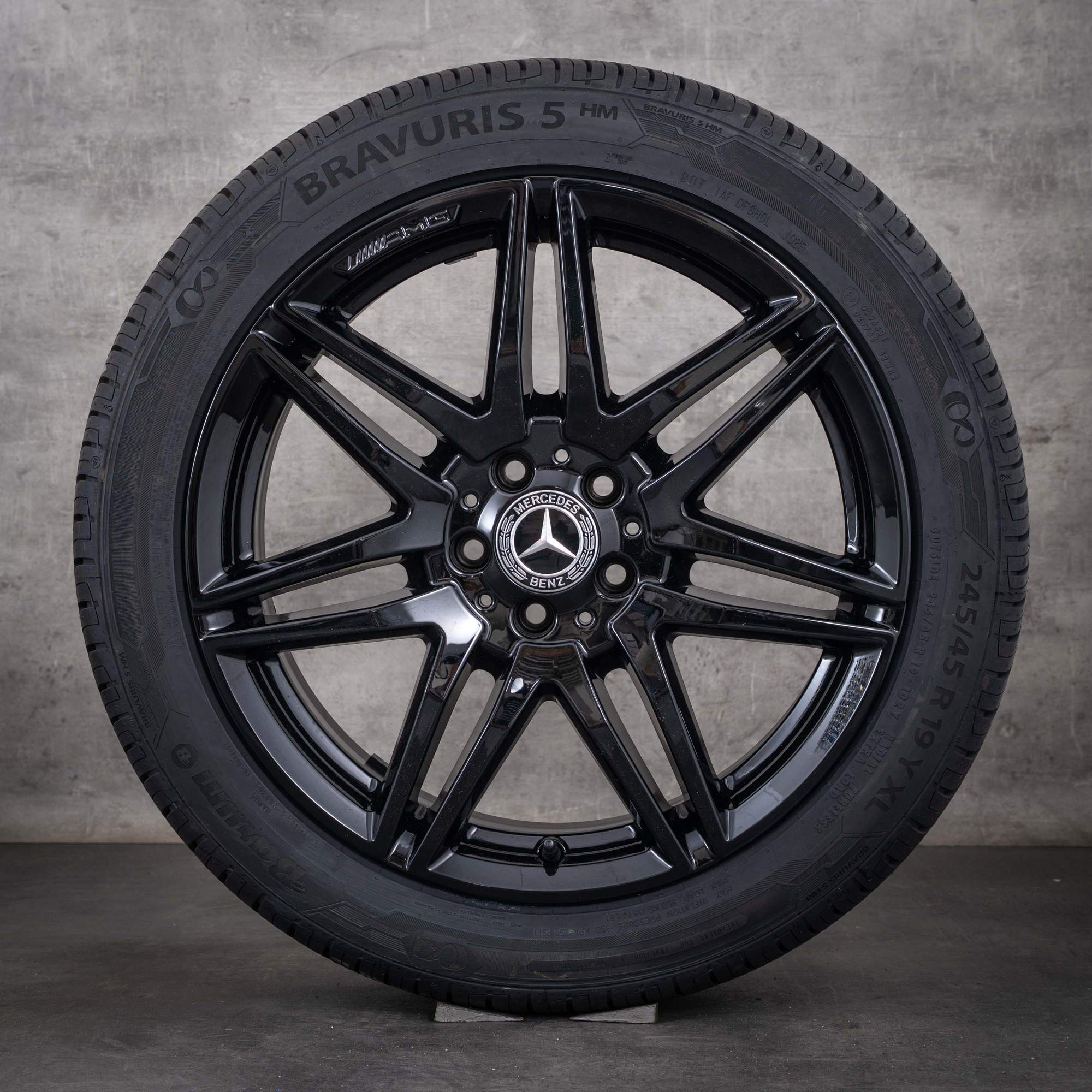 Originální 19palcové disky Mercedes-Benz Třídy V AMG W447 letní kola A4474015100 lesklá černá