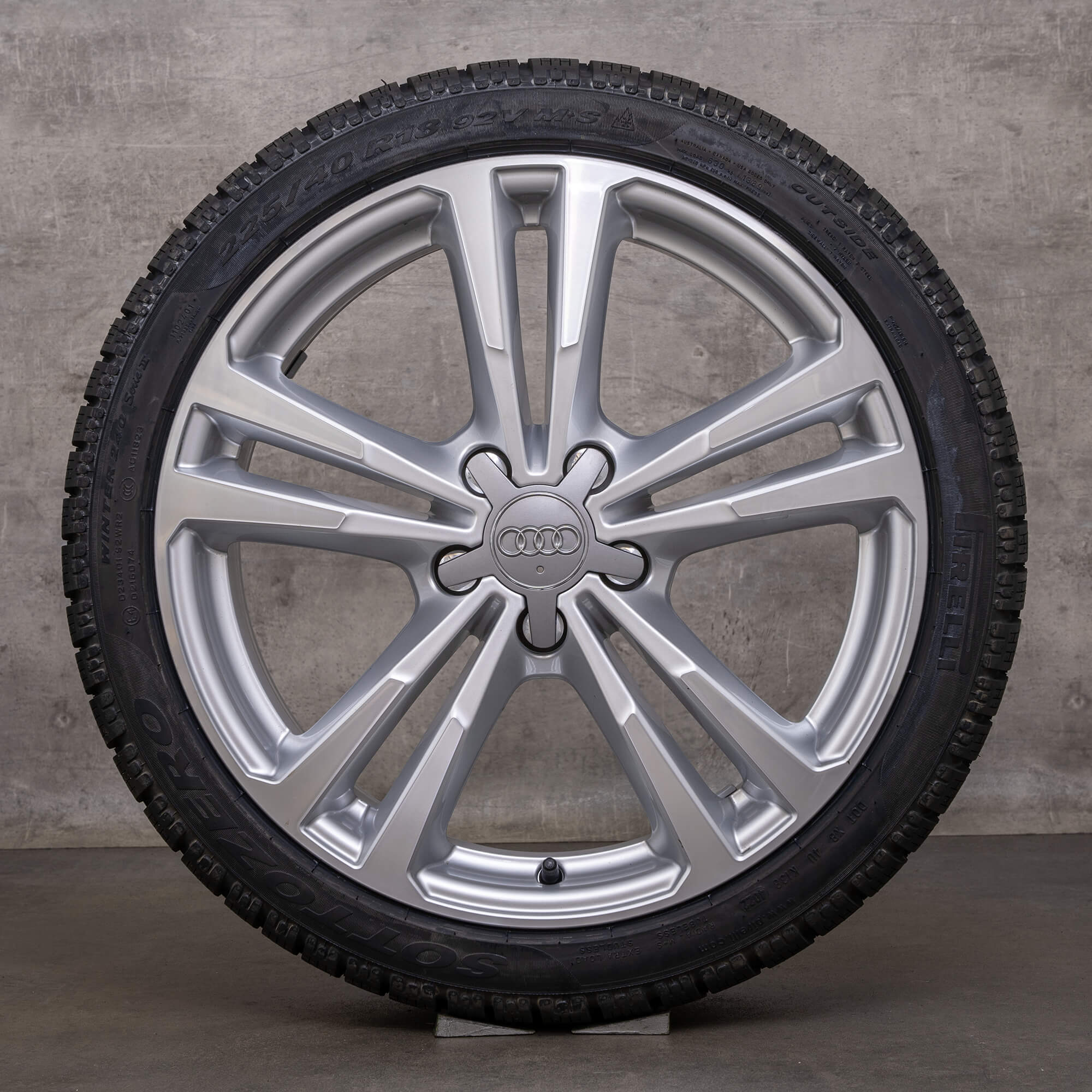 OEM Audi A3 S3 winter wheels 18 inch 8V Sportback rims 8V0601025BL silver high gloss NEW