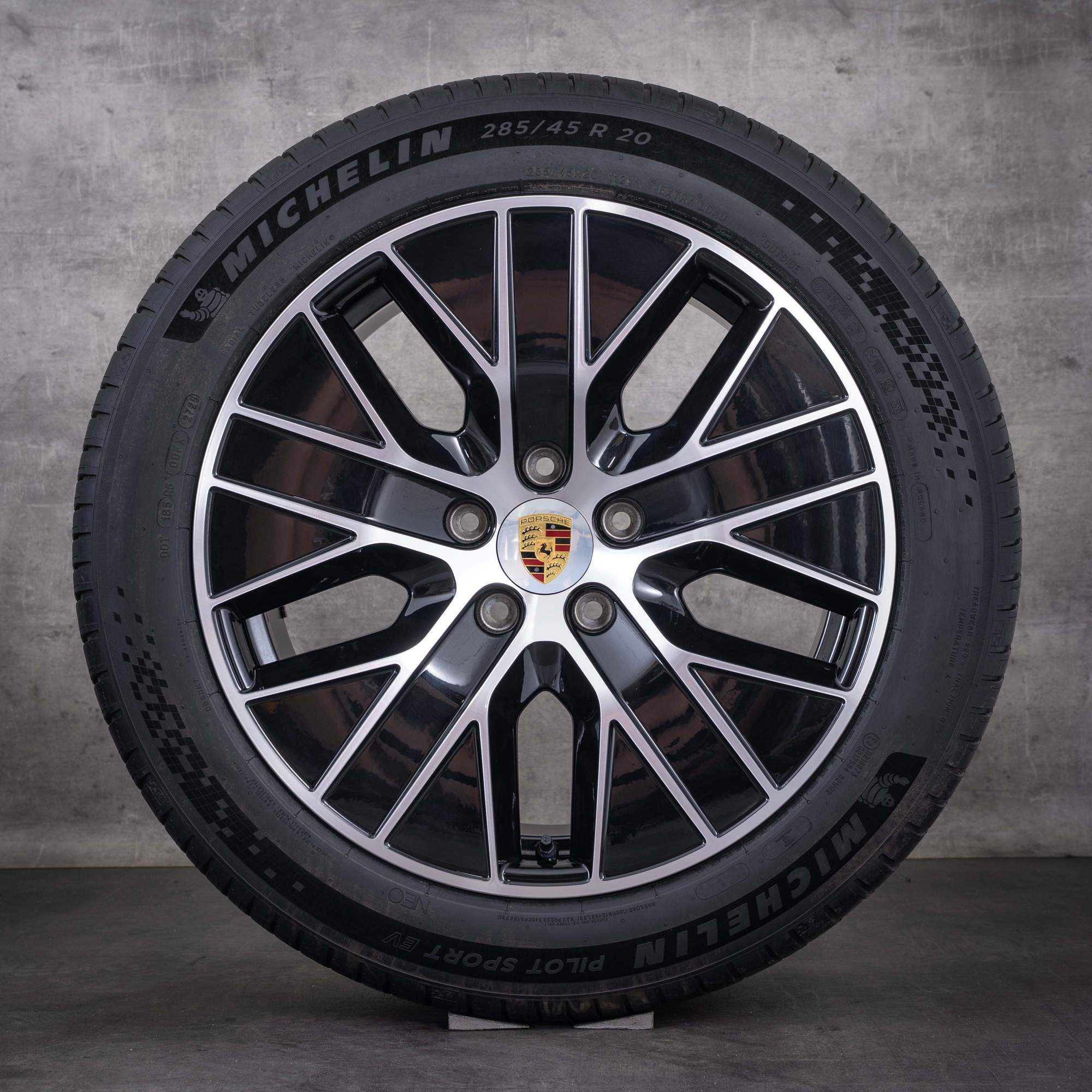 Alkuperäiset Porsche Macan -talvirenkaat 20 tuuman H2 Electric -vanteet 95C044600B diamond cut musta