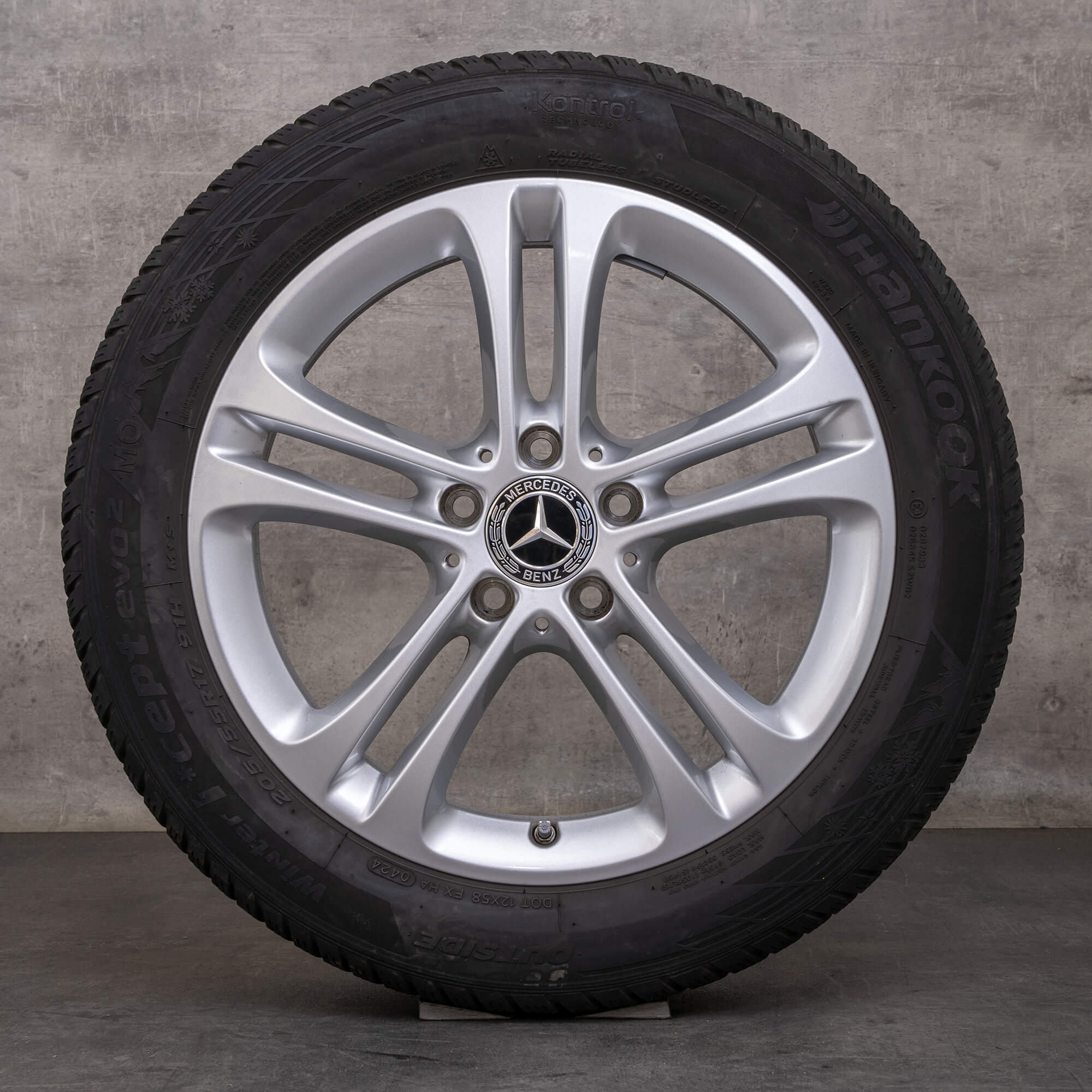 Alkuperäiset Mercedes Benz A B-sarja CLA talvirenkaat 17 tuuman W177 W118 W247 vanteet A1774010400 hopea