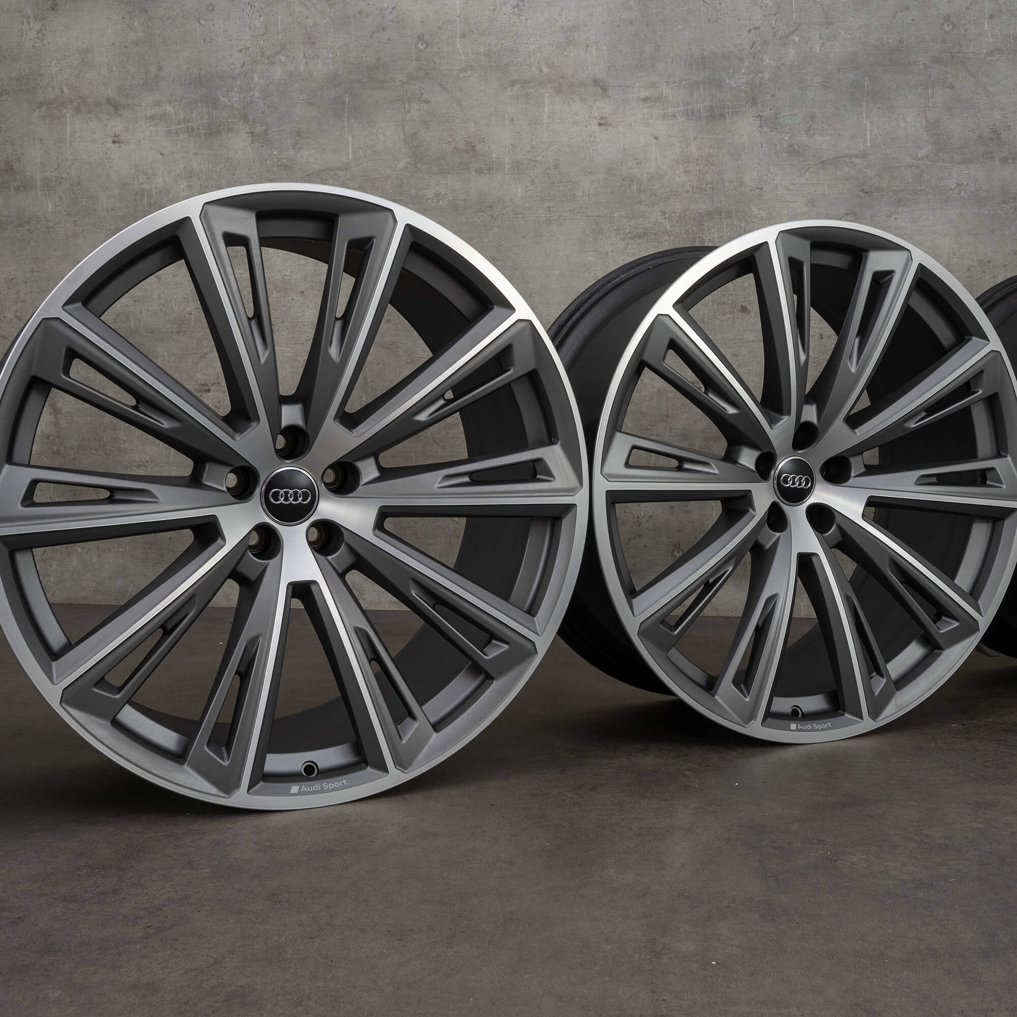Audi 23 palcové ráfky Q8 SQ8 4M8 hliníkové 4M8601025R lichoběžník 10J x 23 ET 15