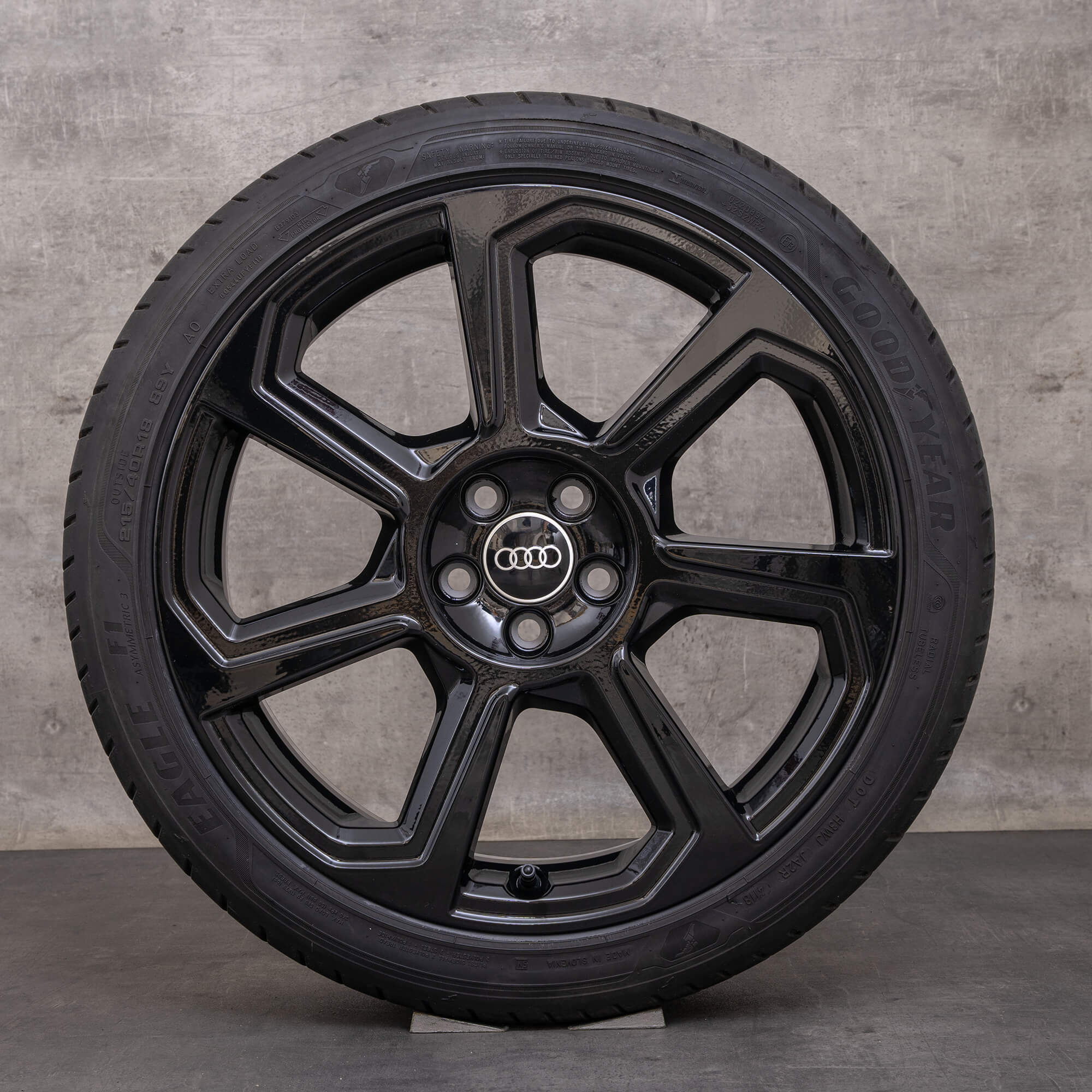 OEM Audi A1 wheels 18 inch GB summer 82A601025AB rotor black glossy