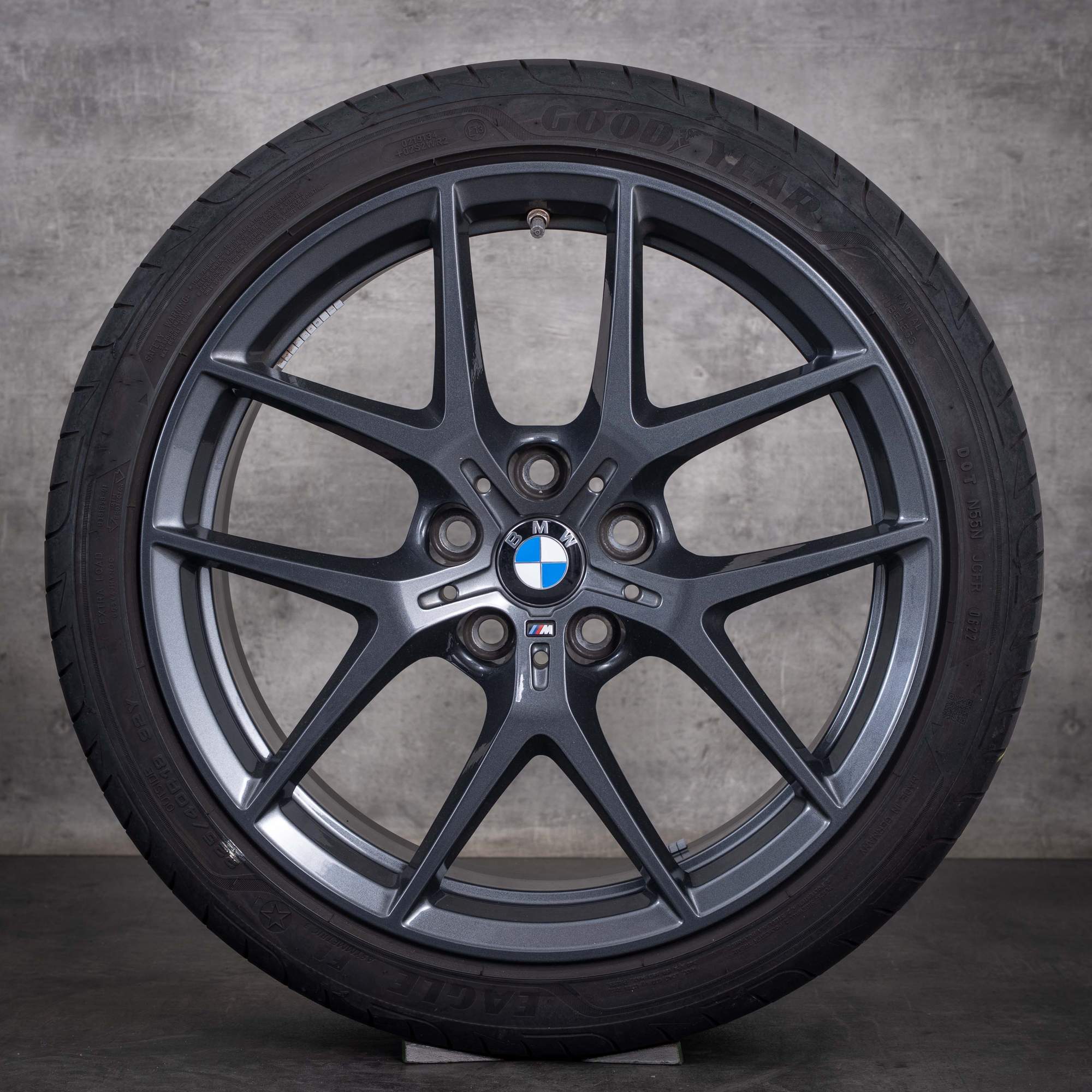 OEM BMW 1 Series 2 Series 18inch F40 F44 Gran Coupé summer wheels Styling 554 M 8092353 Orbit Gray Gloss