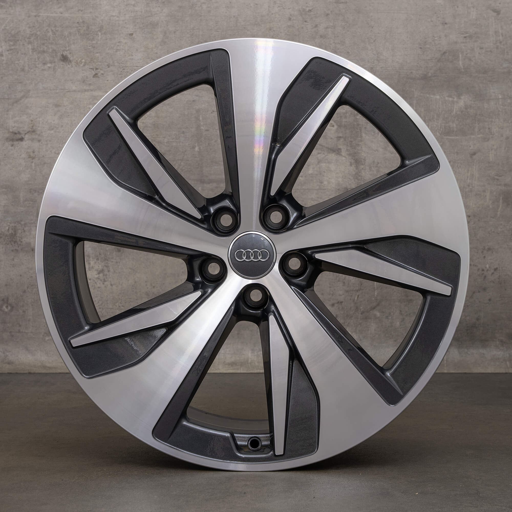 Oryginalne Felgi Audi e-tron GE Q8 20 cali 4KE 4KE601025AF antracyt polerowane NOWOŚĆ