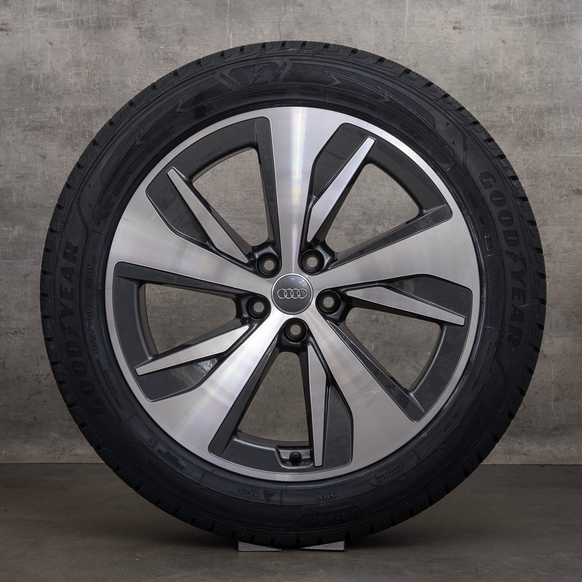 Originální zimni alu kola Audi e-tron Q8 20" GE 4KE disky antracit leštěné 4KE601025AF