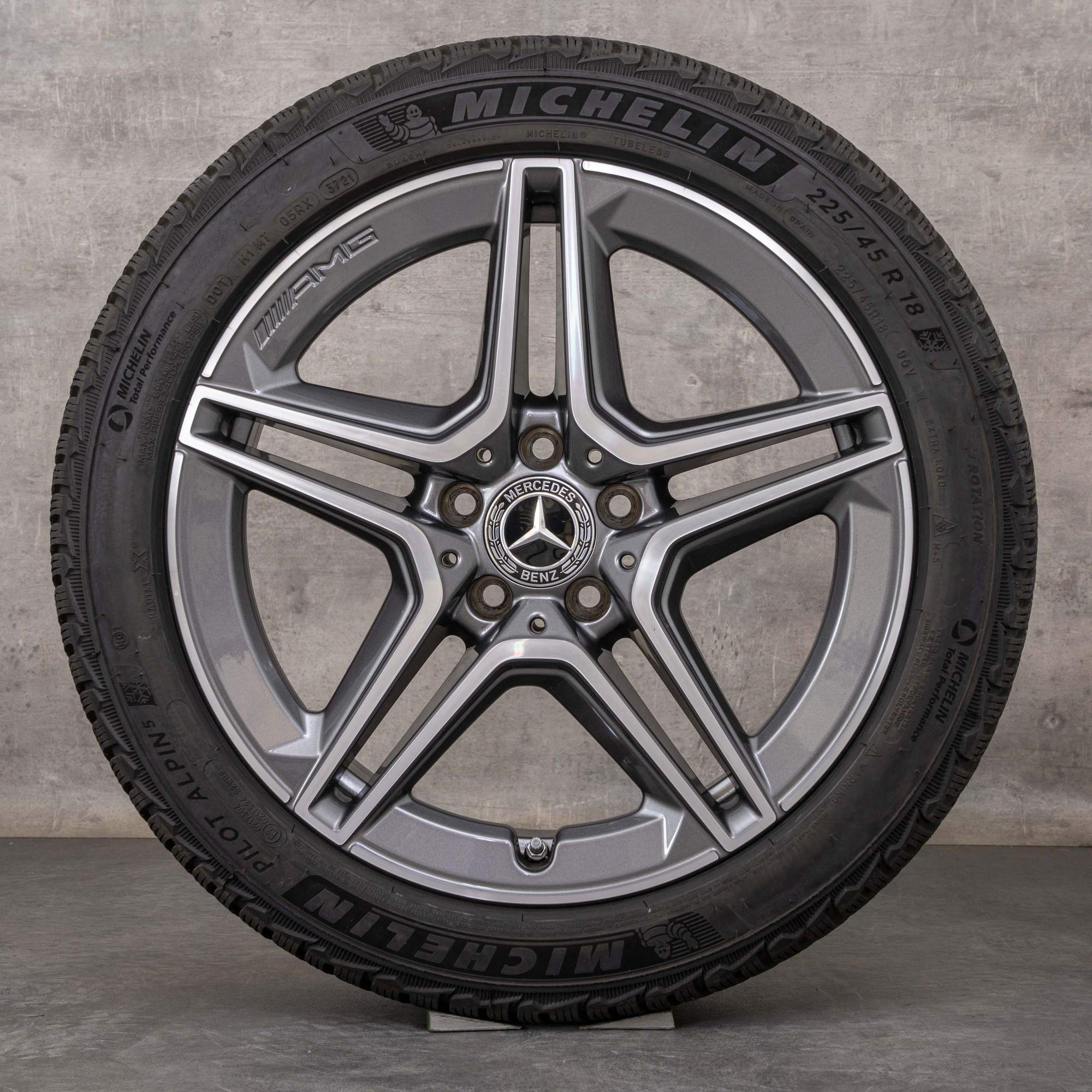 Oryginalne koła zimowe Mercedes-Benz AMG C43 18 cali 205 Felgi A2054019900 A2054019600 Koła z podwójnymi ramionami Himalaya szare Polerowane