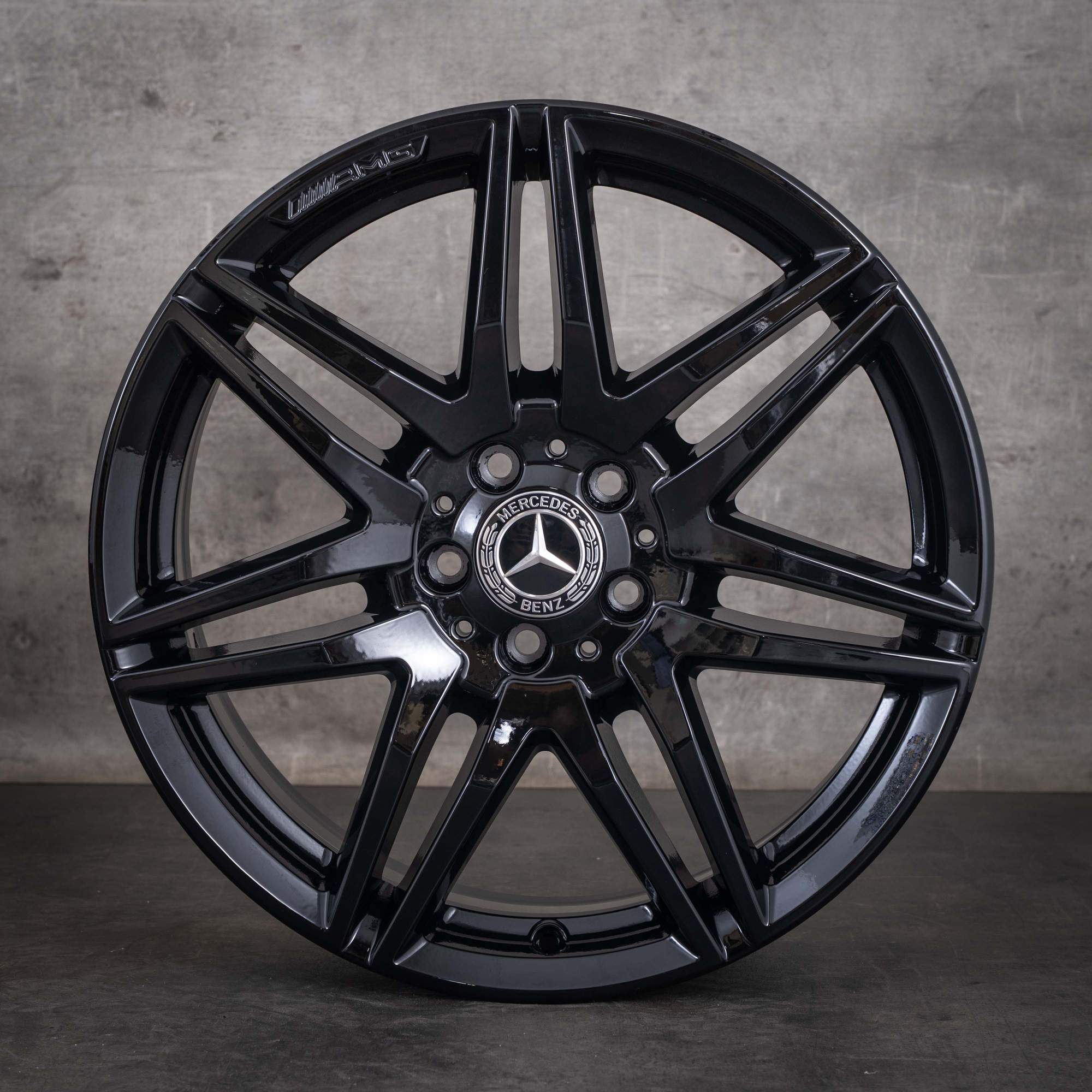 Mercedes Benz V-Klasse AMG Felgen 19 Zoll W447 A4474015100 schwarz glanz - Felge 3 von 4