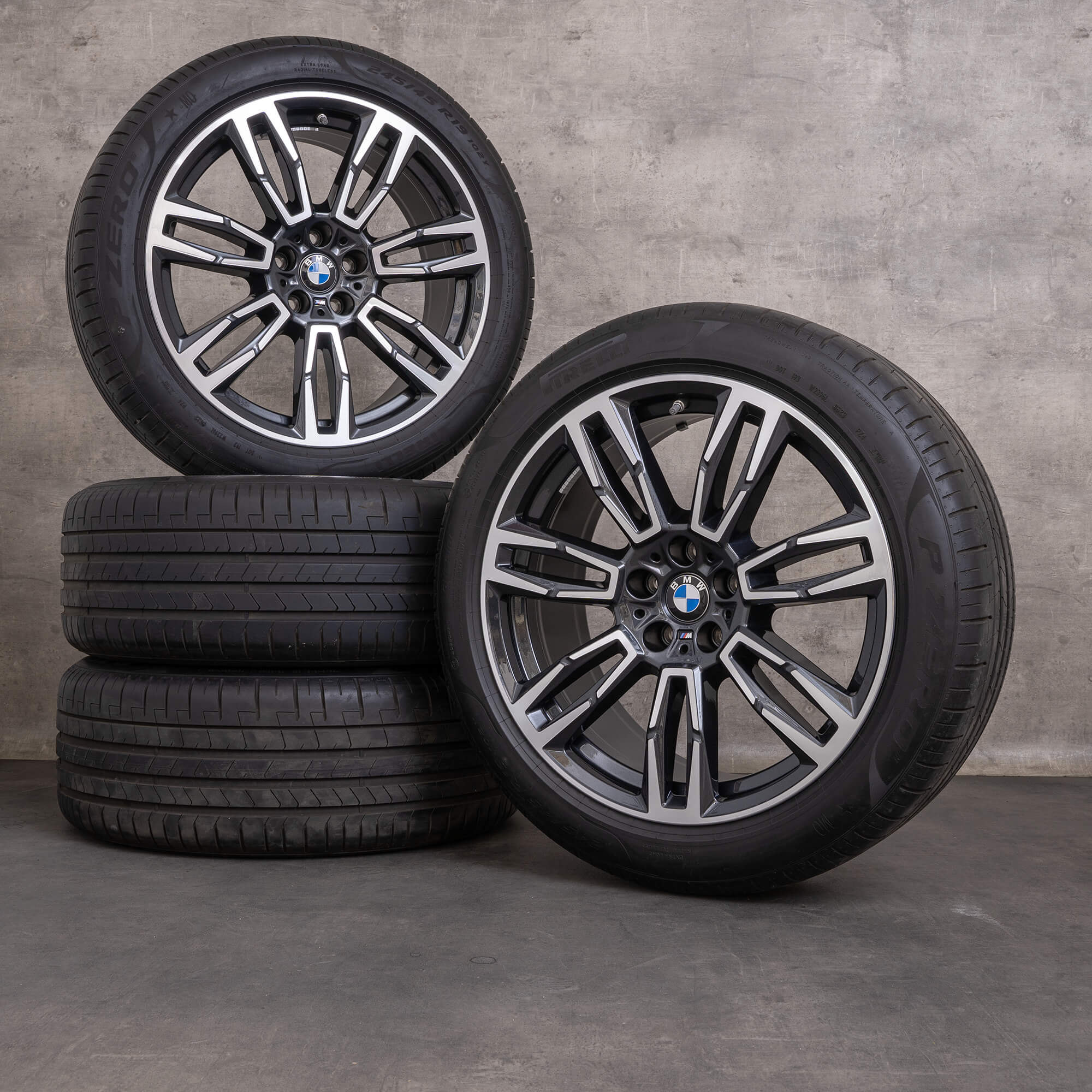 Oryginalne felgi BMW serii 5 i5 19 cali G60 G61 letnie koła stylizowane 935 M 5A324E0 dwukolorowe midnight grey Polerowane