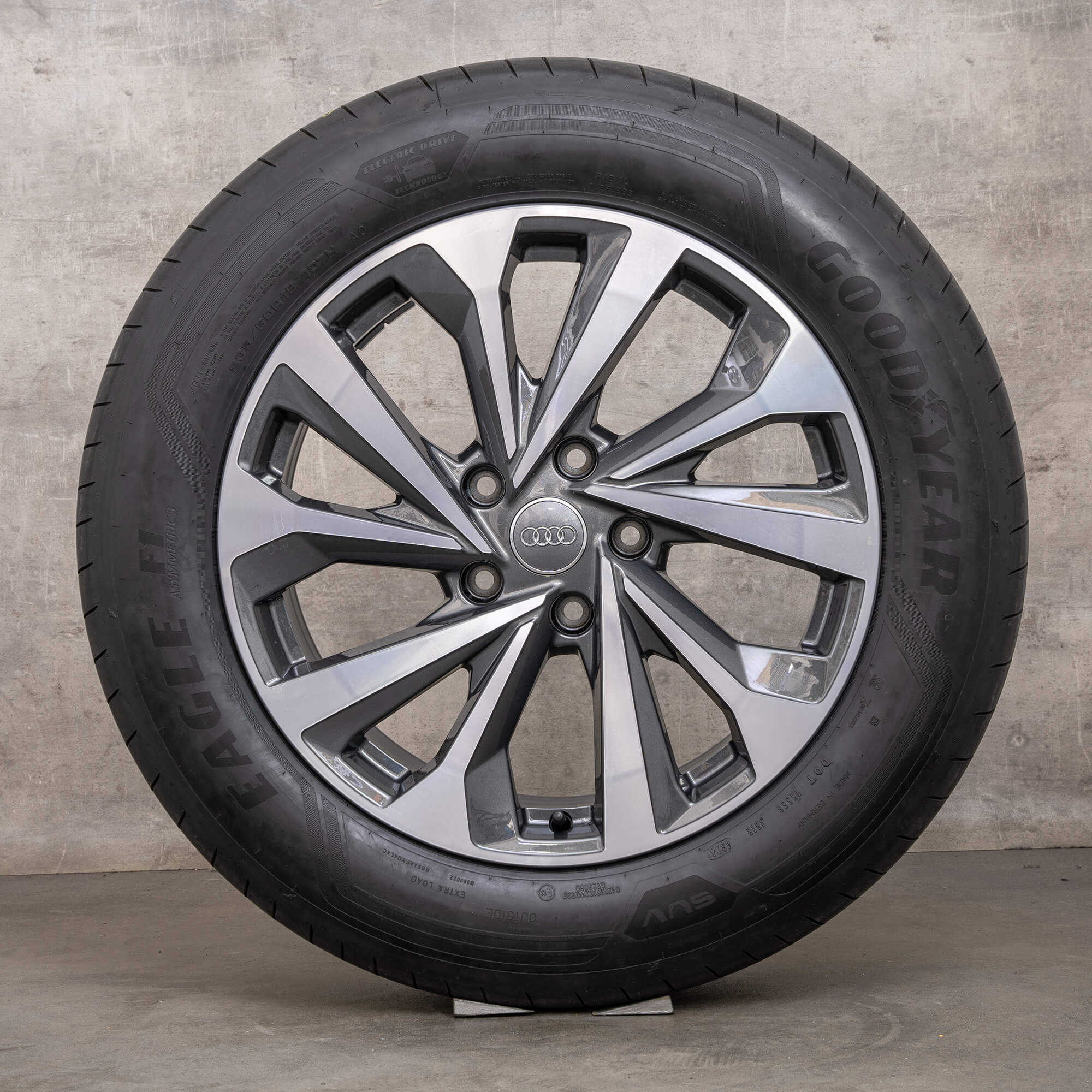 Original Audi Q6 SQ6 e-tron Felgen 19 Zoll GF Sommerräder 85H601025BM 85H601025BN graphitgrau glanzgedreht