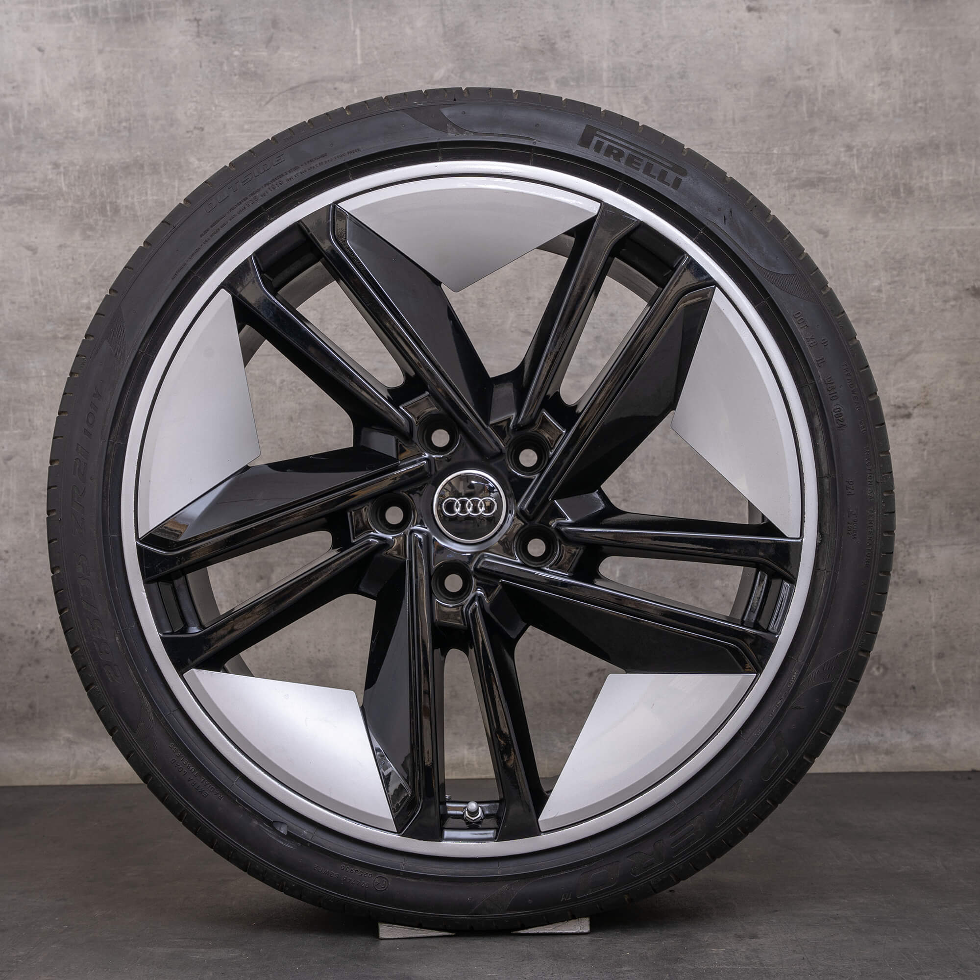 Original Audi e-tron GT & RS Felgen 21 Zoll 4J Sommerreifen 4J3601025AC 4J3601025AD