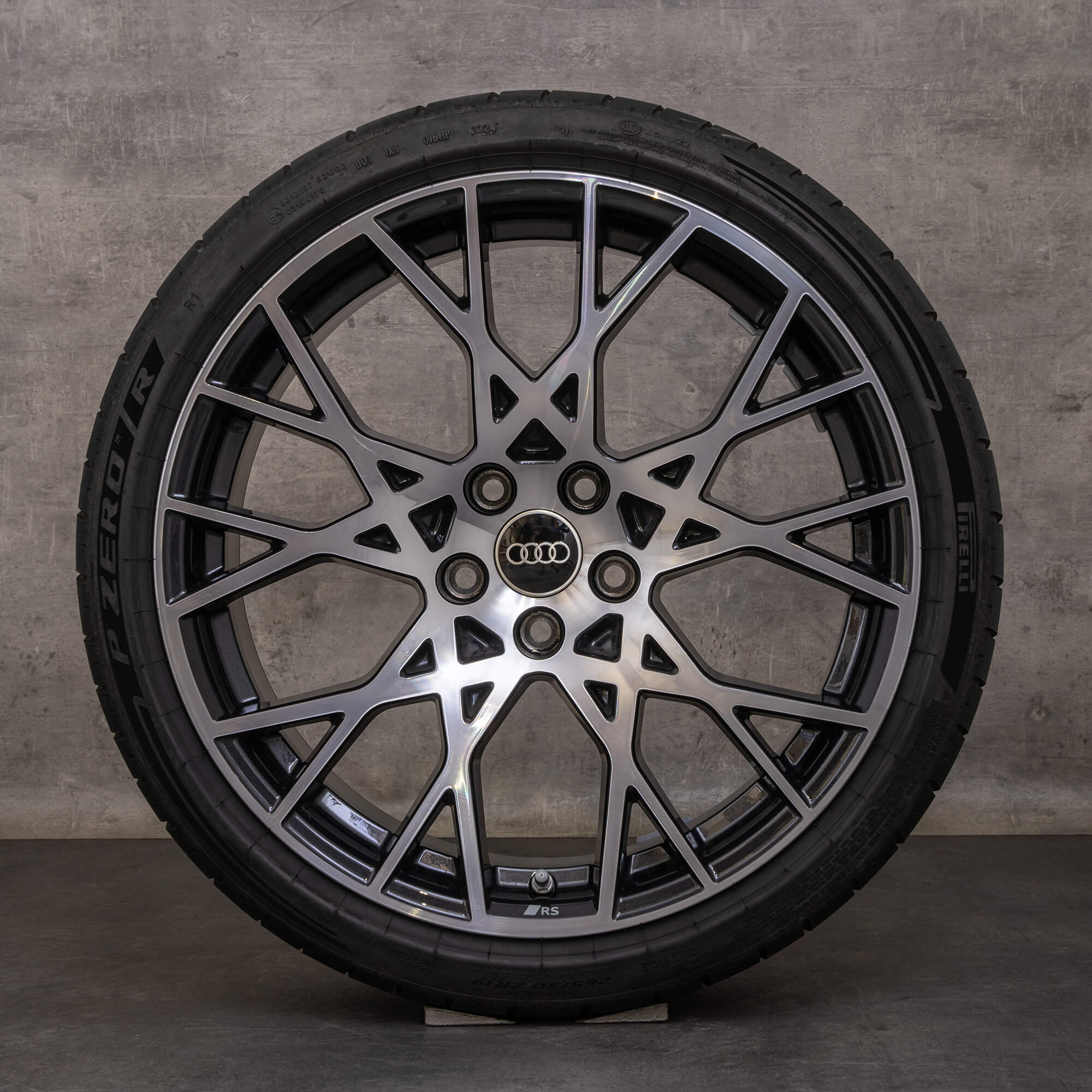 Oryginalne koła zimowe do Audi RS3 19 cali felgi 8Y RS 8Y0601025CK 8Y0601025CL tytanowe w stylu diamond cut