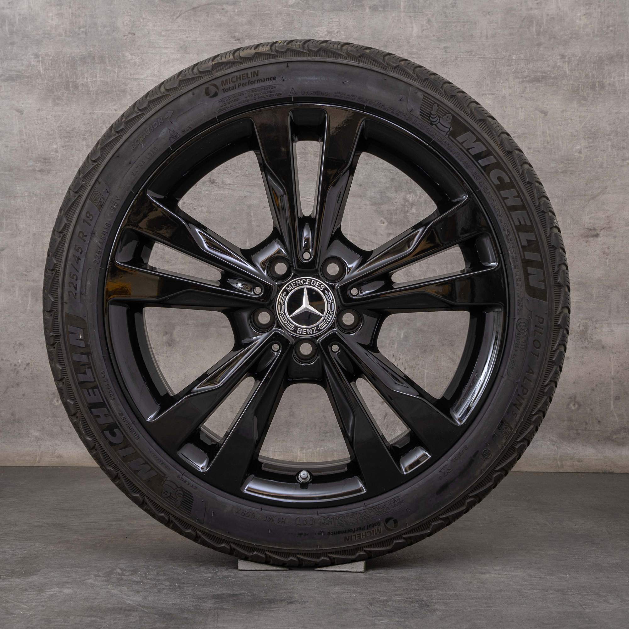 Alkuperäiset Mercedes Benz C-sarjan talvirenkaat 18 tuuman W205 S205 C205 A205 vanteet A2054012802 musta kiiltävä