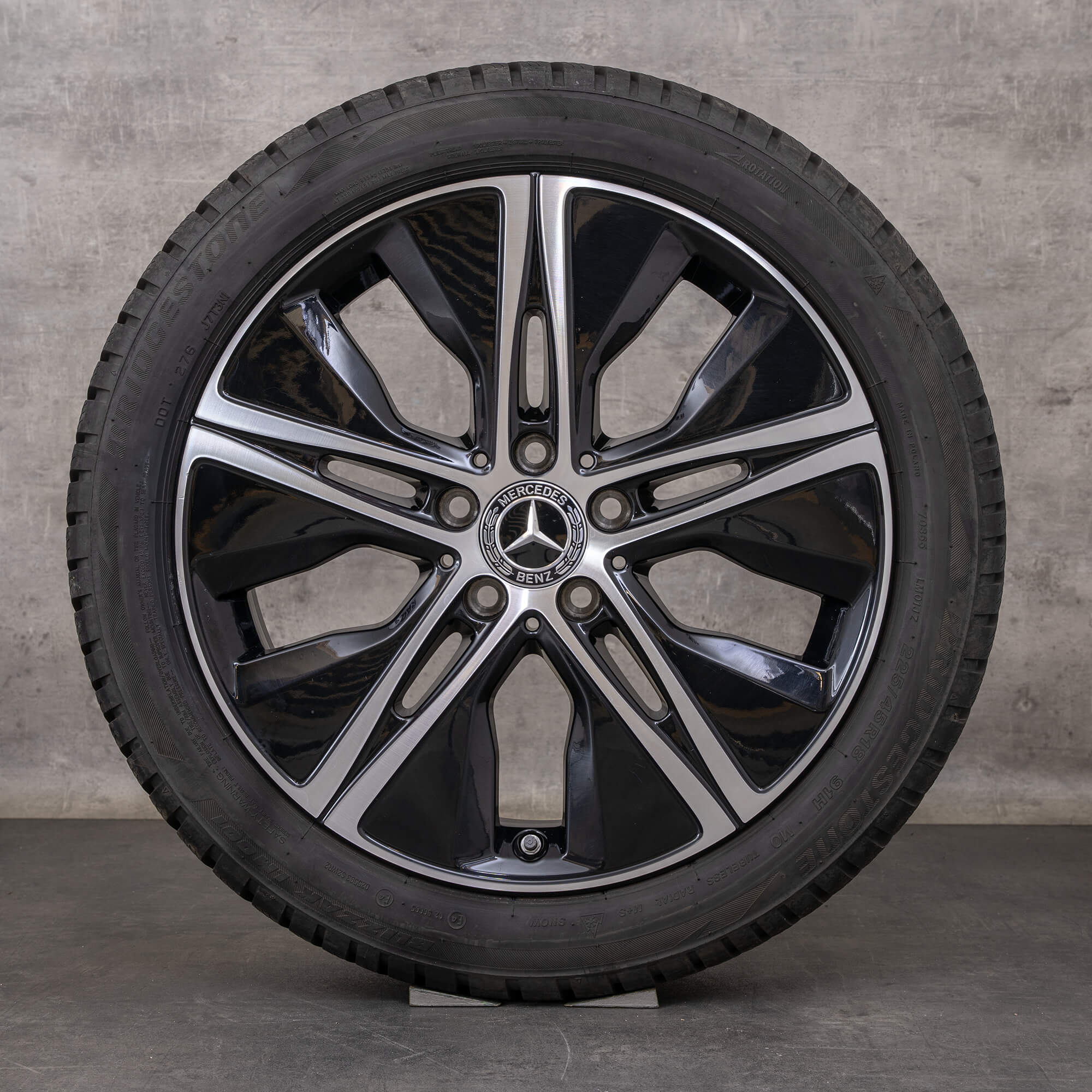 Alkuperäiset Mercedes Benz A B-sarja CLA talvirenkaat 18 tuuman W177 V177 W247 C118 X118 vanteet A1774010500 musta kiillotettu