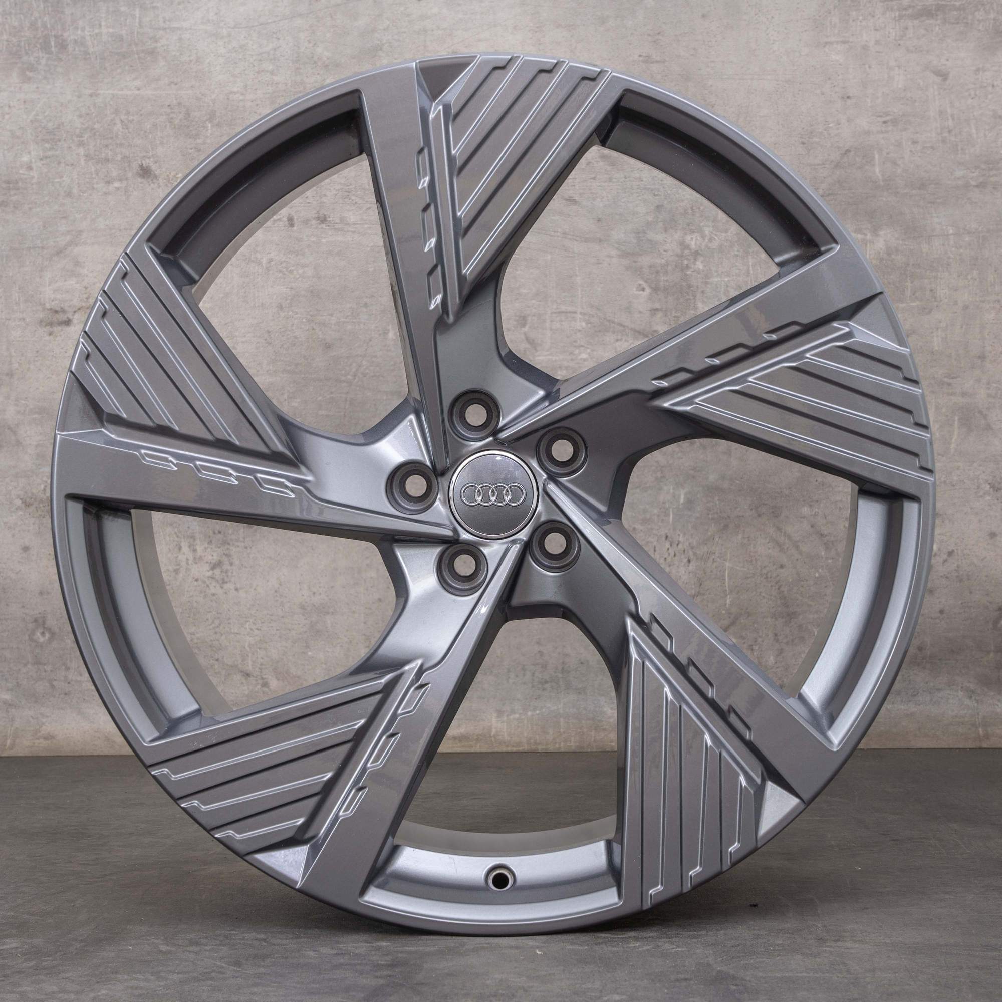 Originele Audi Q8 e-tron velgen 22 inch GEN GEA & Sportback 4KE601025B titanium