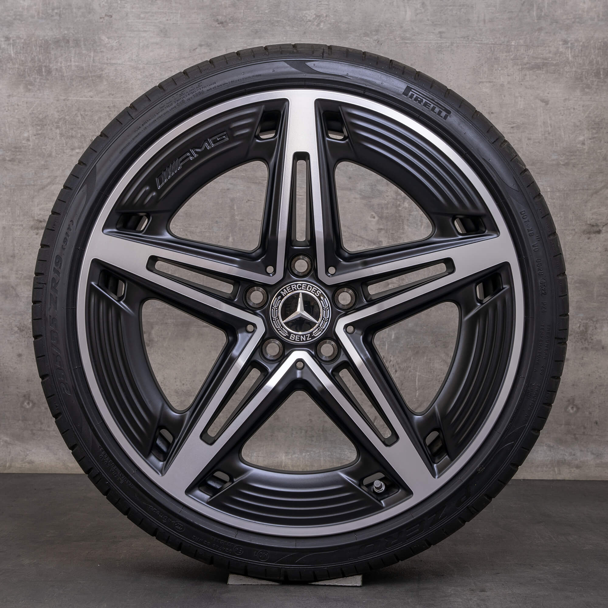 Oryginał Mercedes Benz Klasa A A35 AMG felgi 19 cali W177 V177 letnie koła A1774014400 czarny mat polerowane