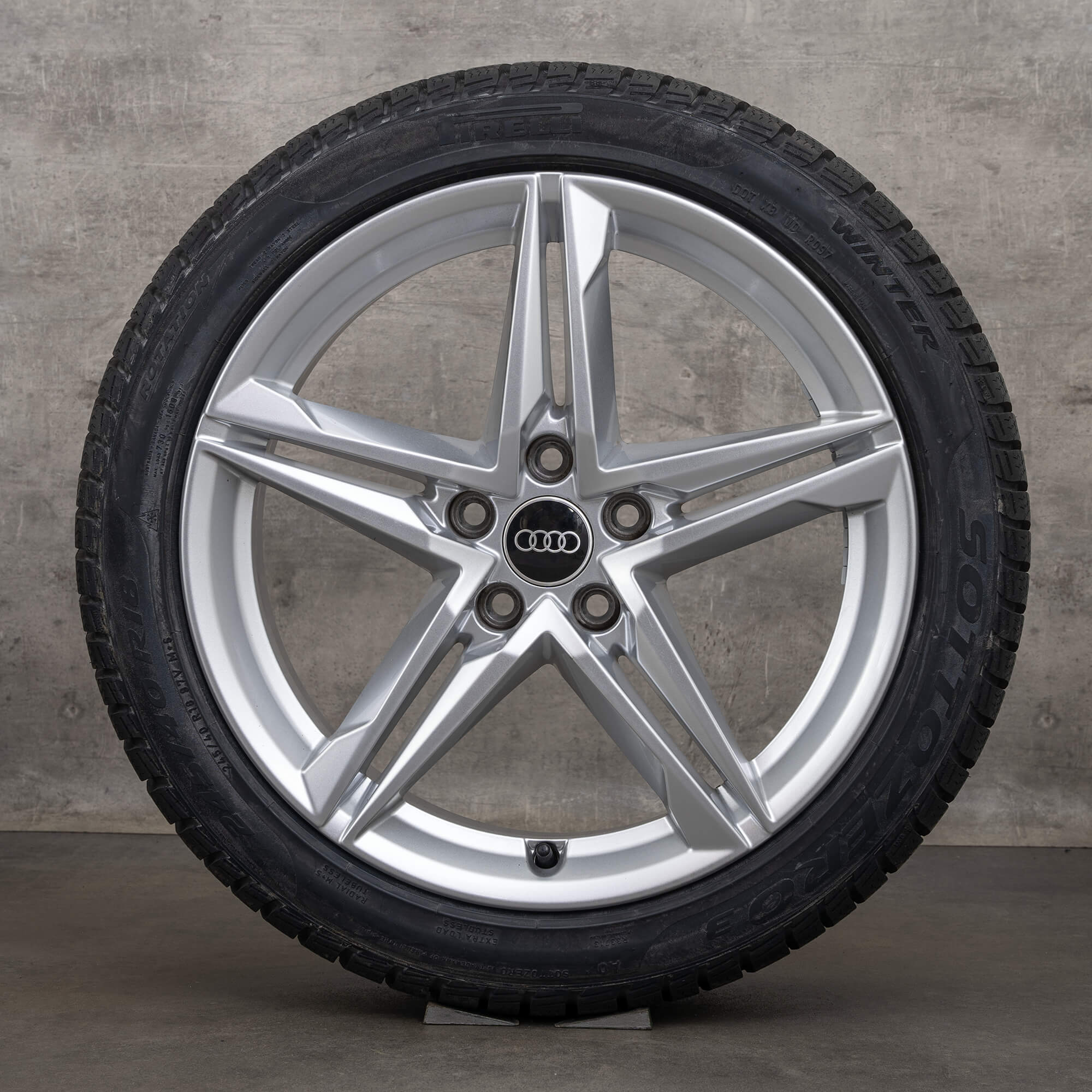 OEM Audi A4 S4 winter wheels 18 inch 8W B9 rims 8W0601025EC silver