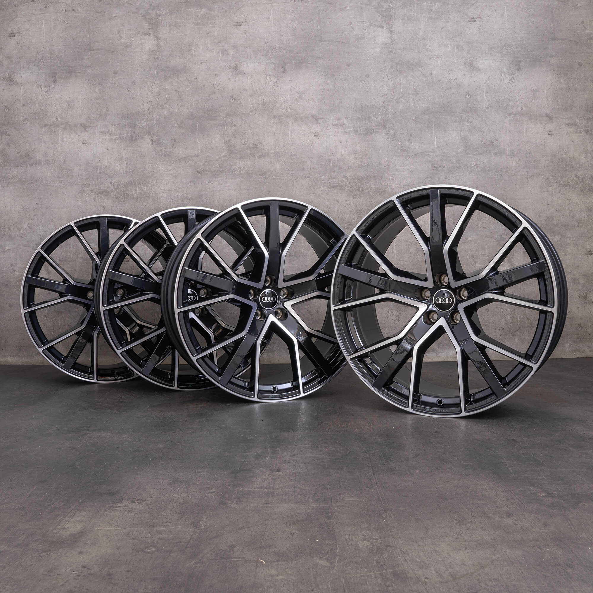 Original Audi Q8 SQ8 fälgar 22 tum 4M8 aluminiumfälgar 4M8601025Q titan polerad NY