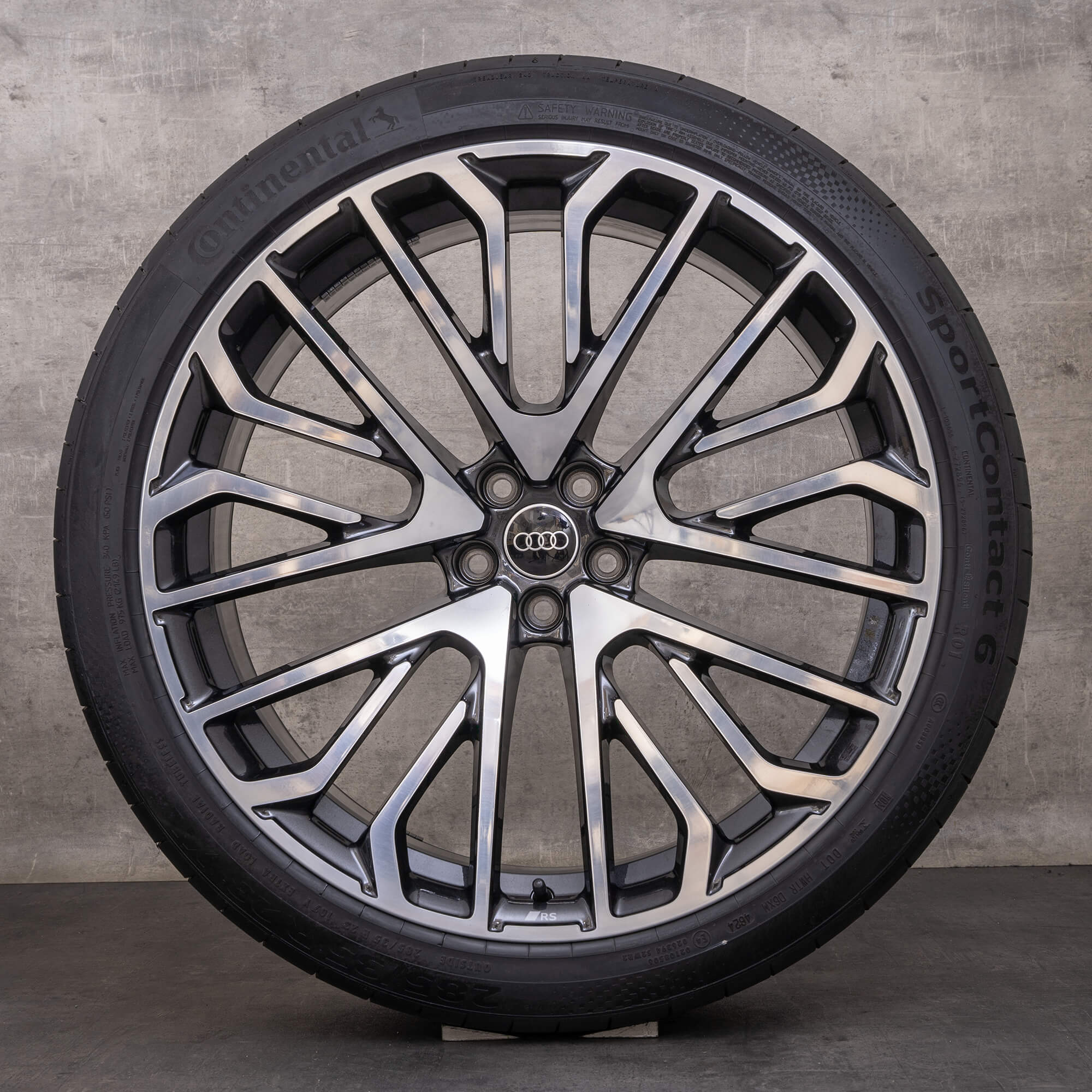 Original Audi Q8 SQ8 vinterhjul 23 tum 4M8 fälgar / fälg 4M8601025BN svart metallic polerad NY