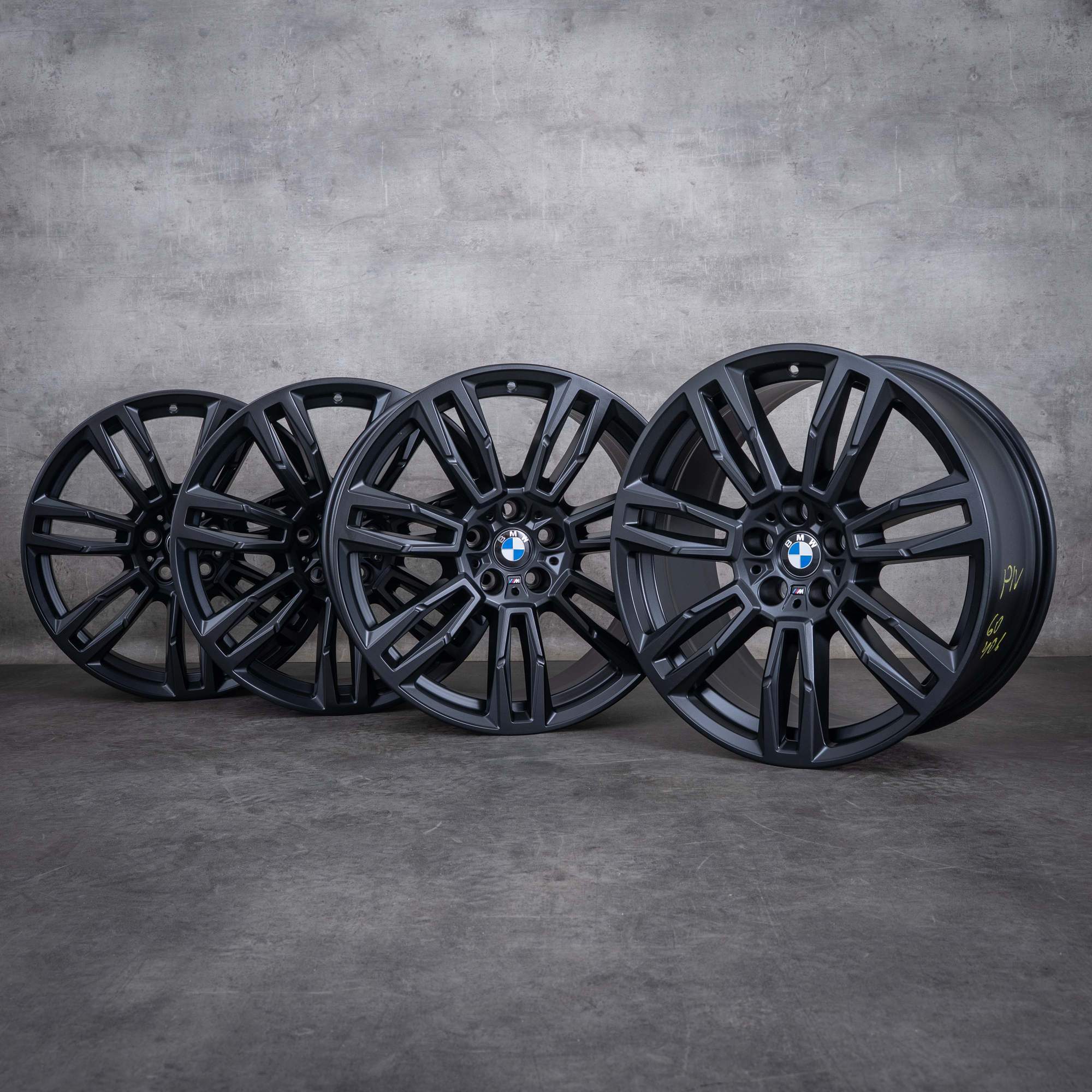 Oryginalne felgi BMW serii 5 i5 19 cali G60 G61 Styling 935 M 5A324E0 czarny mat