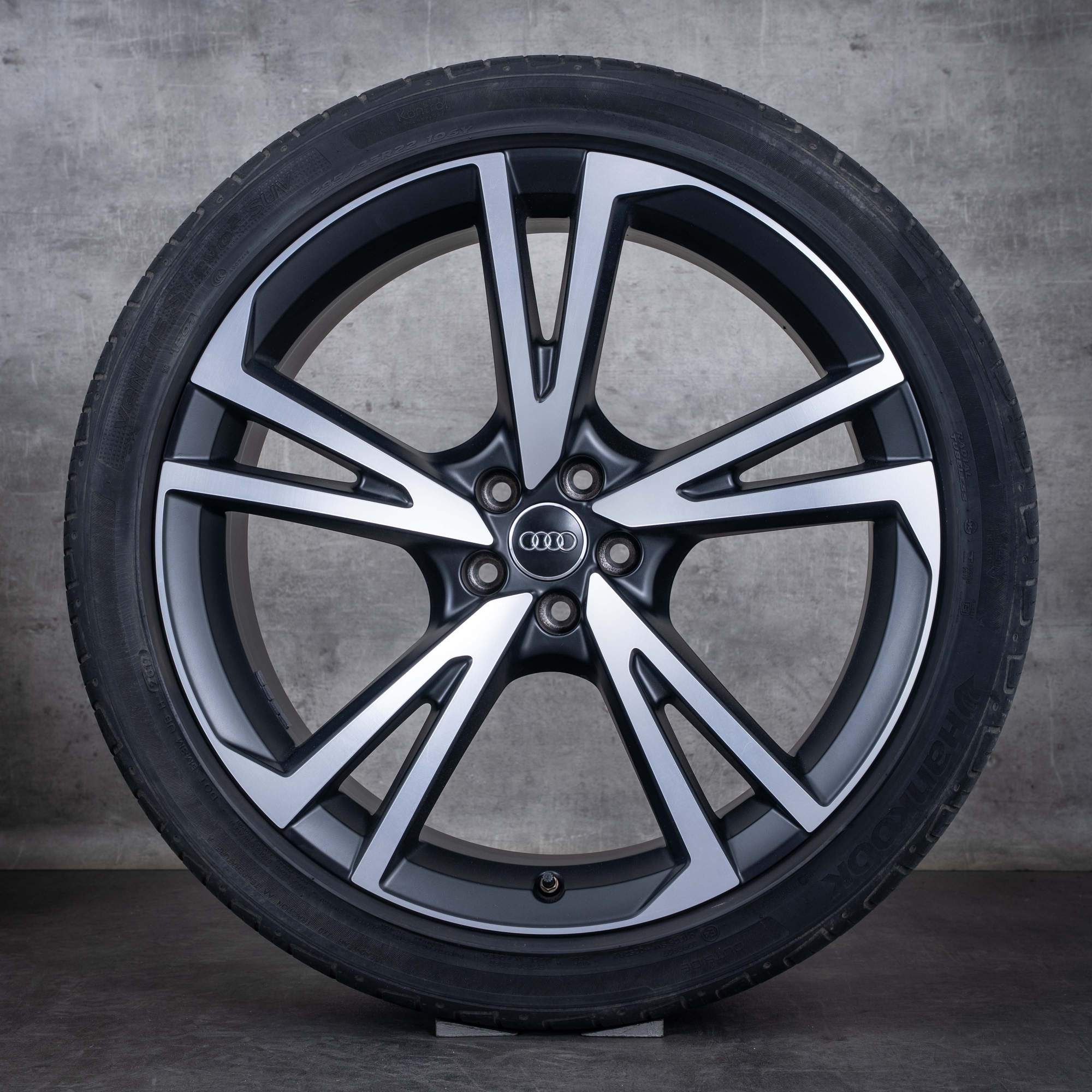 Originale Audi Q7 SQ7 felger 22 tommers 4M sommerhjul Falx Design 4M0601025BT svart matt frontpolert