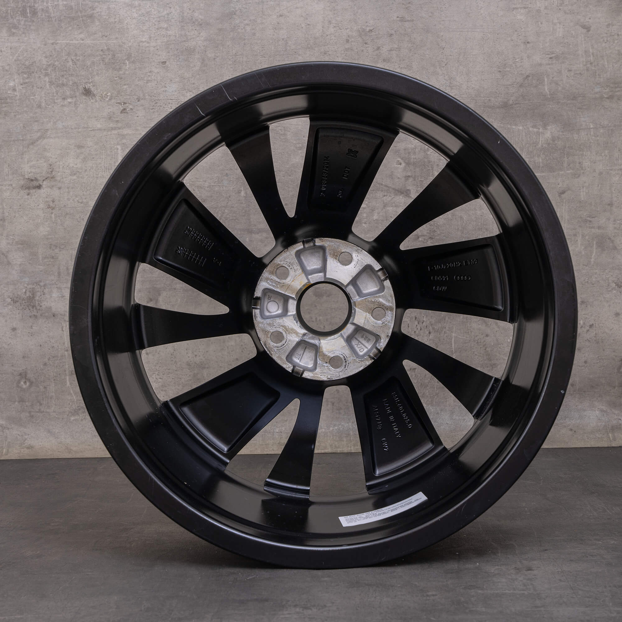 Original Audi Q6 SQ6 e-tron hjul 20 tum GF 85H601025Q svart högglansig bakaxel