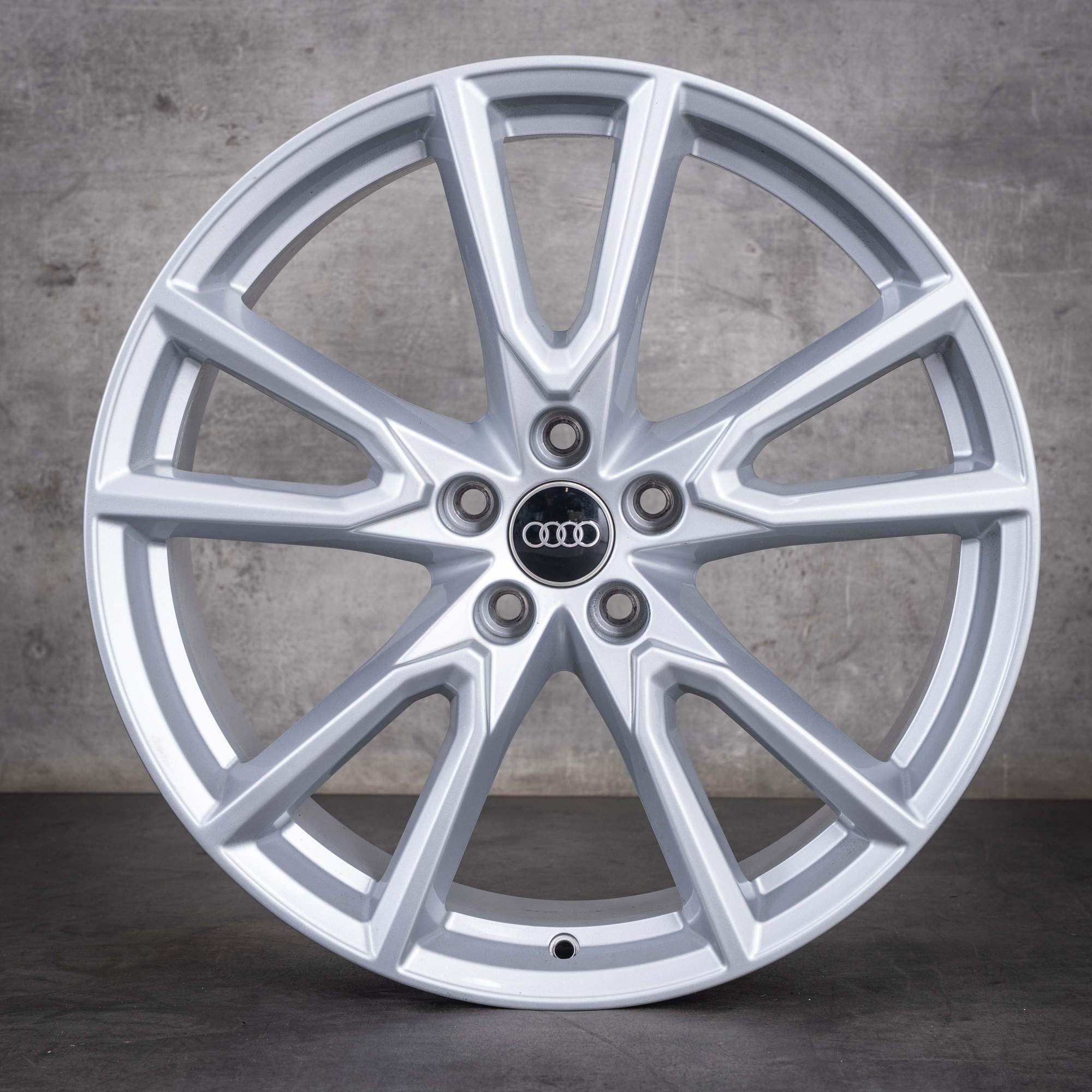 OEM Audi Q5 SQ5 20inch FY Rims 80A071490A Vox Design Aluminum Rims Silver - rim 2 of 4