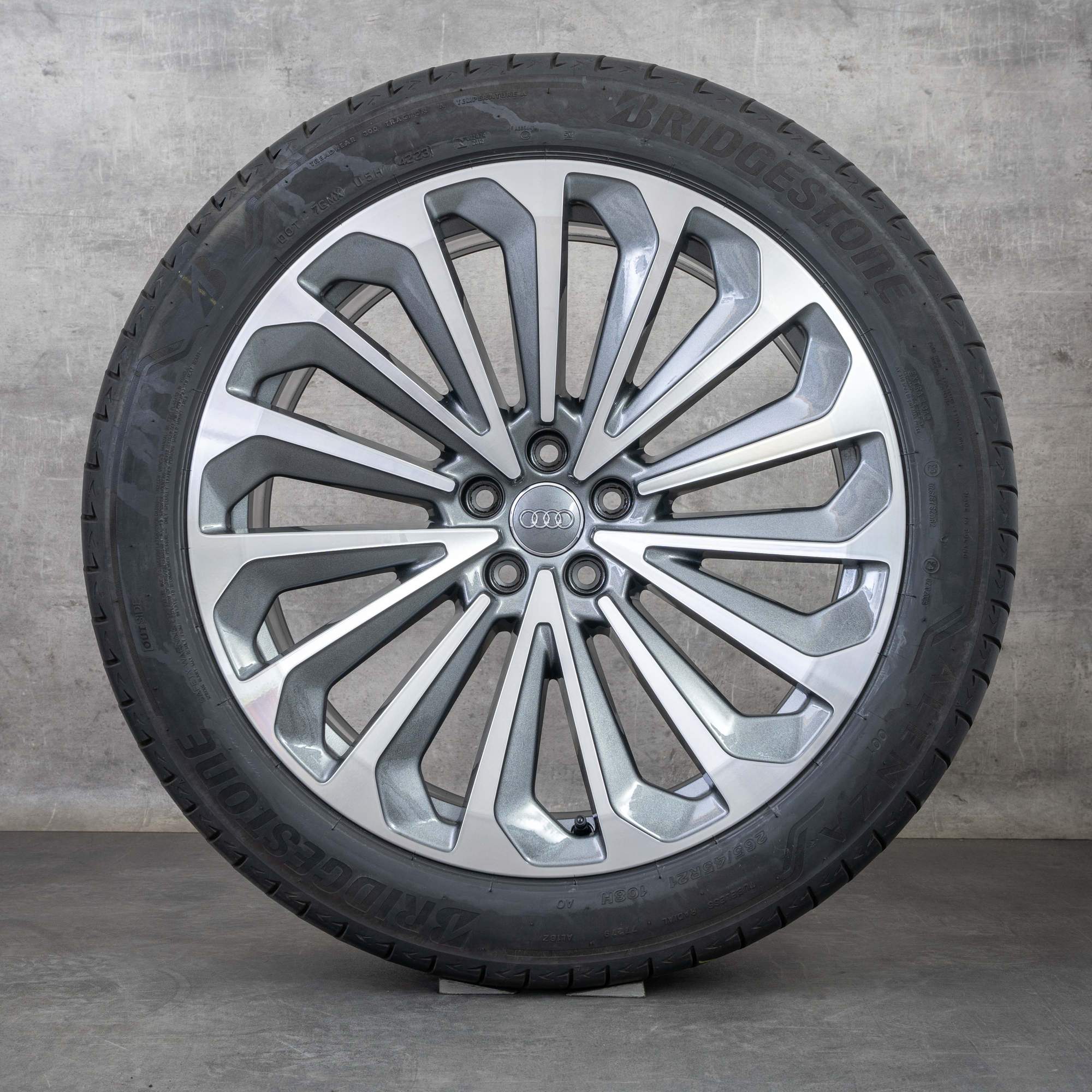 Oryginał Audi Q8 e-tron felgi 21 cali GE koła letnie 4KE601025G tytanowe polerowane