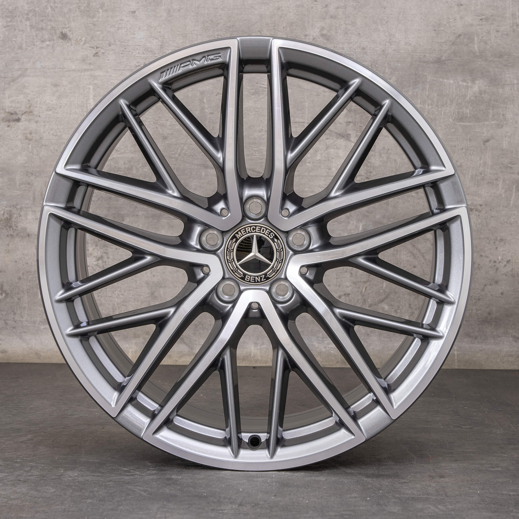 Oryginalne felgi Mercedes Benz Klasa C C43 AMG 19 cali W206 S206 A2064012300 A2064012400 szary himalaya polerowane