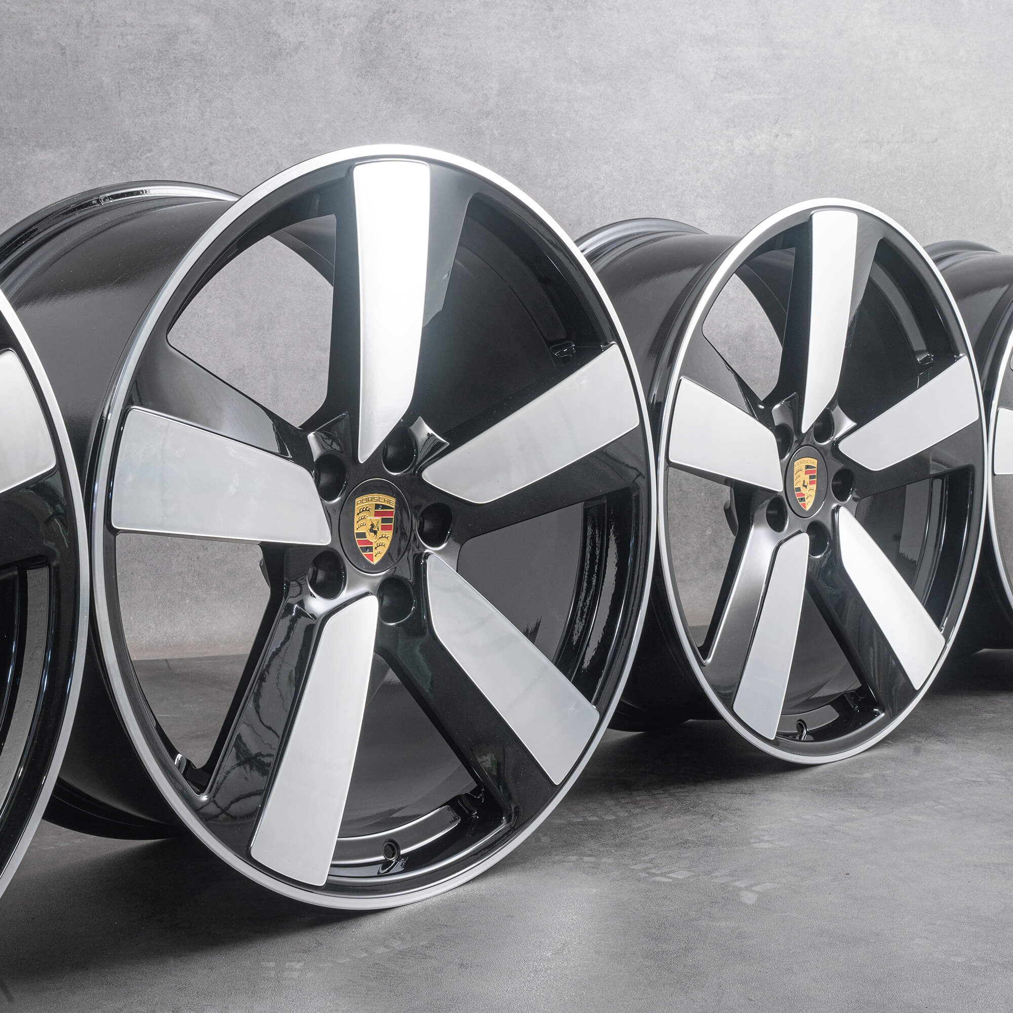 Llantas de aleación originales Porsche 22 pulgadas Macan Electric deep black 041
