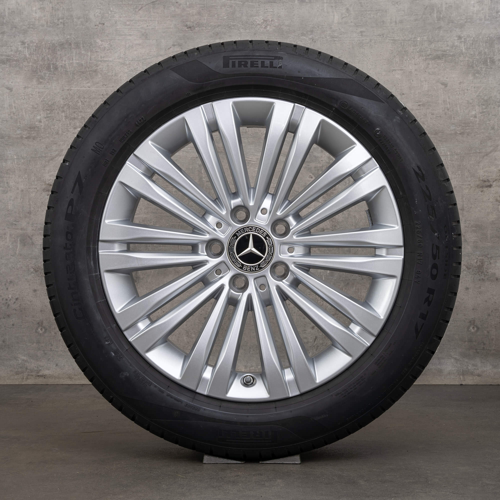 Alkuperäiset Mercedes Benz C-sarjan talvirenkaat 17 tuuman W206 S206 vanteet A2064014400 hopea