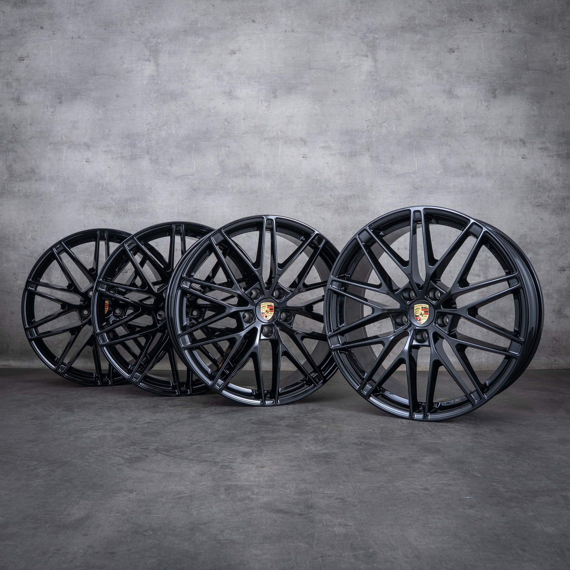 OEM Porsche Macan Electric Rims 22 inch H2 RS Spyder Design 95C601025AD 95C601025AE black gloss NEW