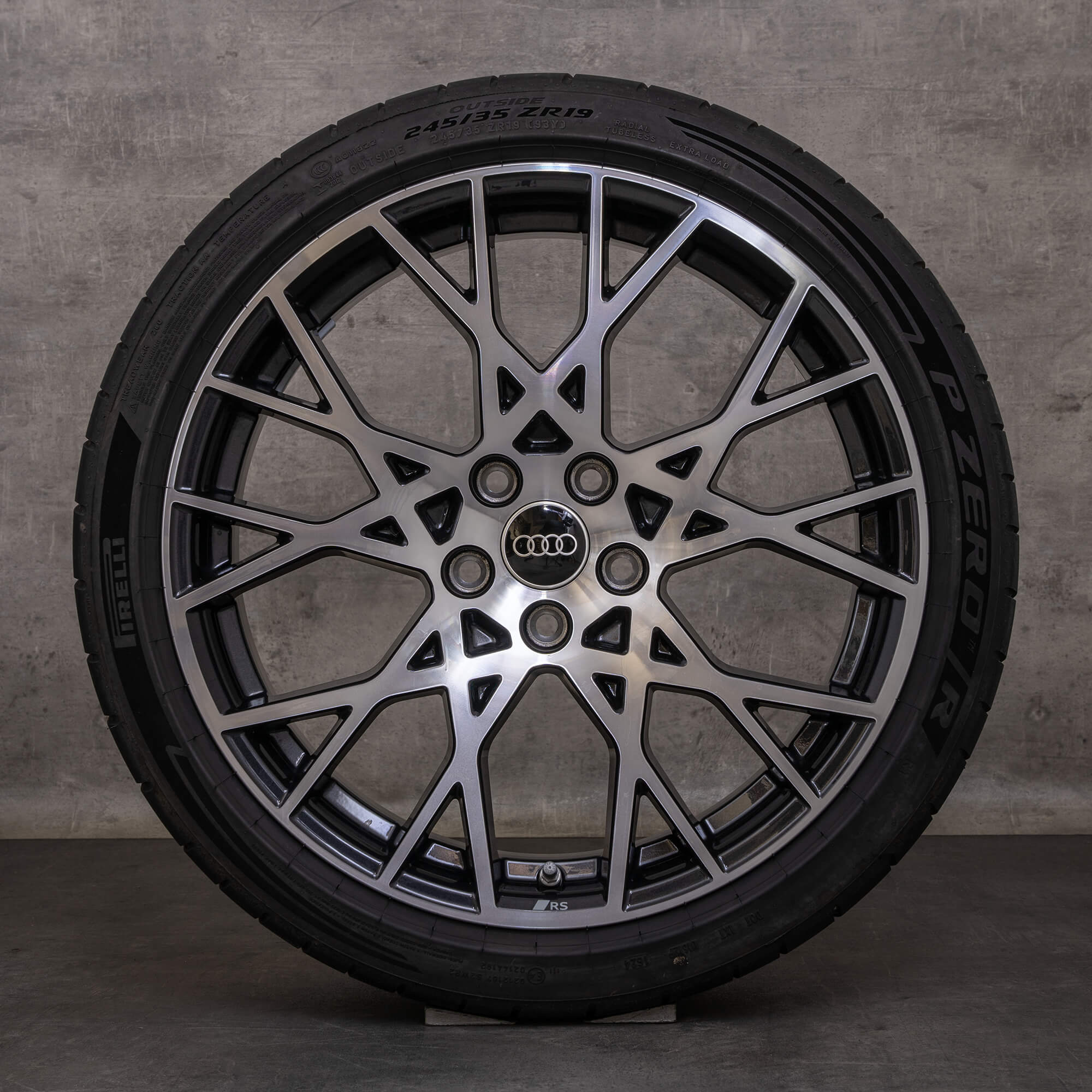 Oryginalne koła zimowe do Audi RS3 19 cali felgi 8Y RS 8Y0601025CK 8Y0601025CL tytanowe w stylu diamond cut