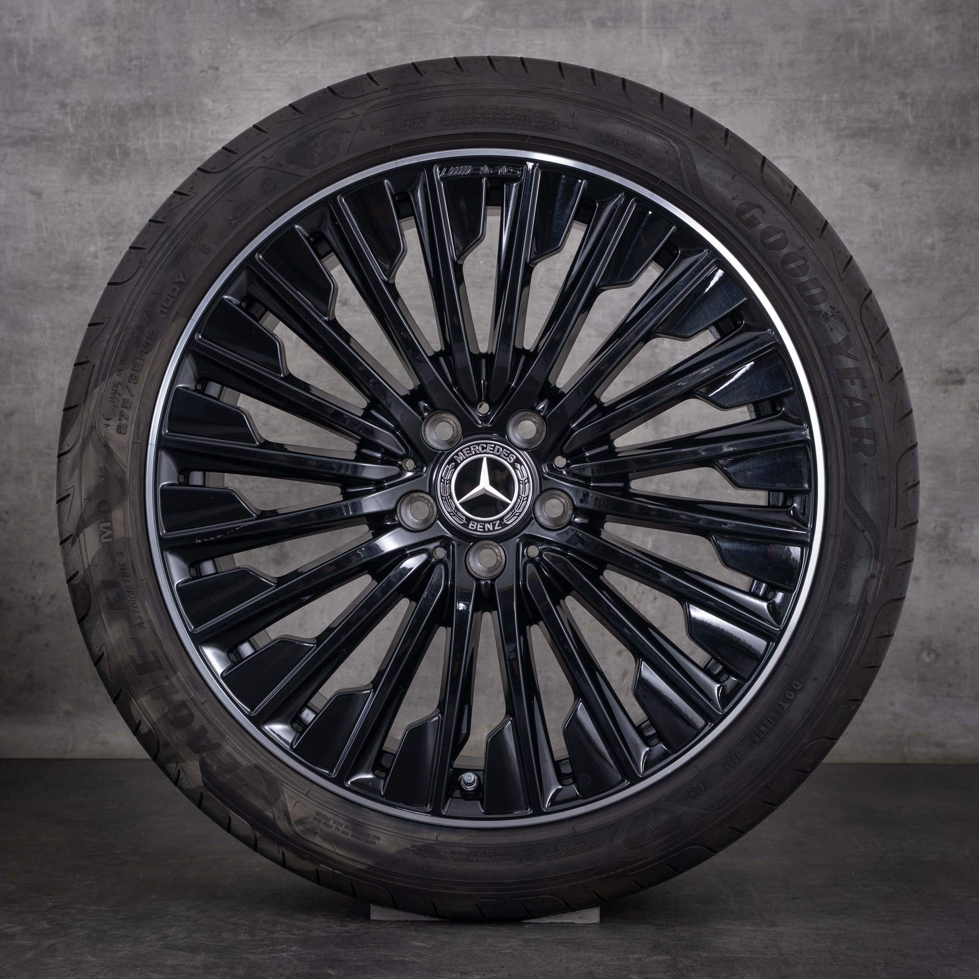 OEM Mercedes-Benz AMG CLE 19inch A236 C236 summer wheels A2364014900 A2364012000 Black diamond cut edges - wheel 4 of 4