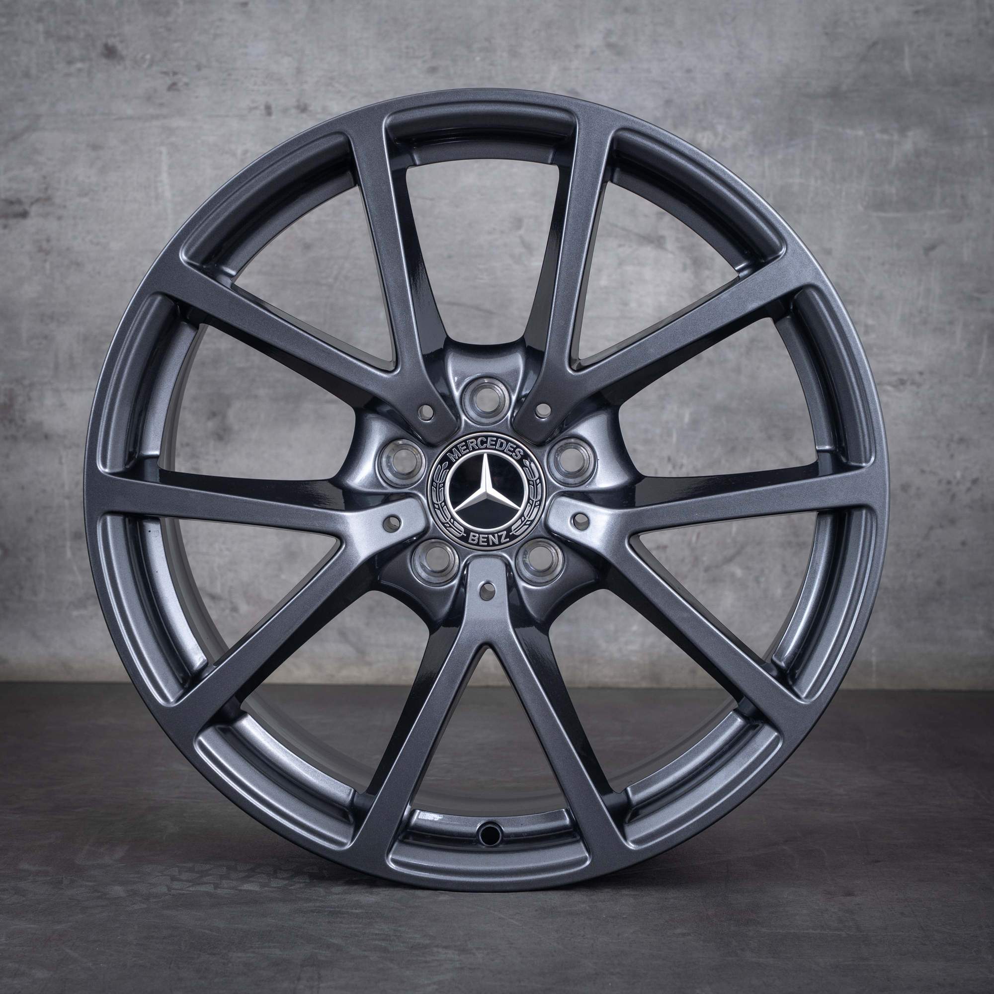 Alkuperäiset Mercedes Benz CLE AMG vanteet 18 tuumaa C236 A236 A2364010300 tremoliitti harmaa kiiltävä UUSI
