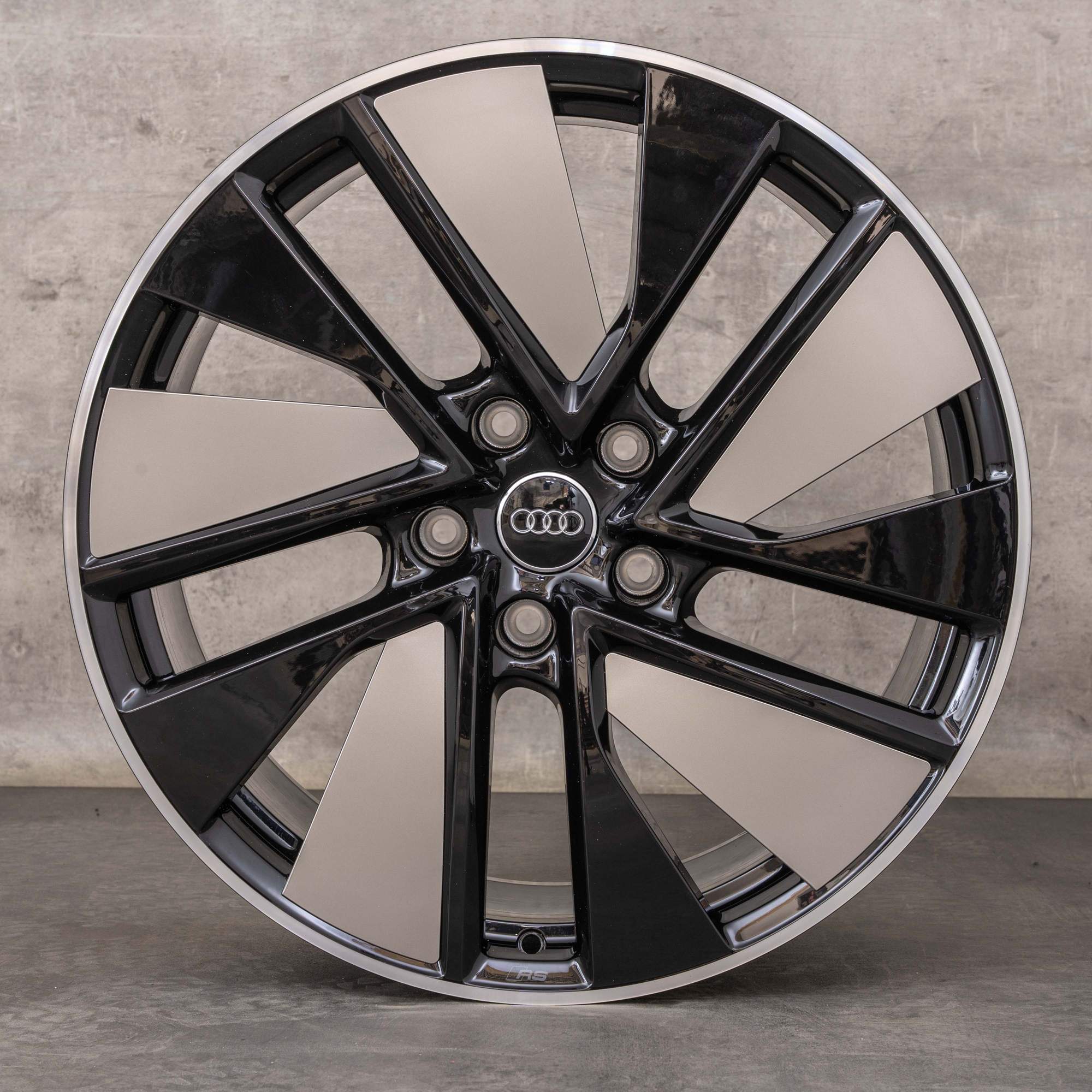 Alkuperäiset Aidot Audi e-tron GT & RS -vanteet 21-tuumaiset FW Gran Turismo trapetsimoduuli 4J3601025S 4J3601025T musta hopea kiillotettu.