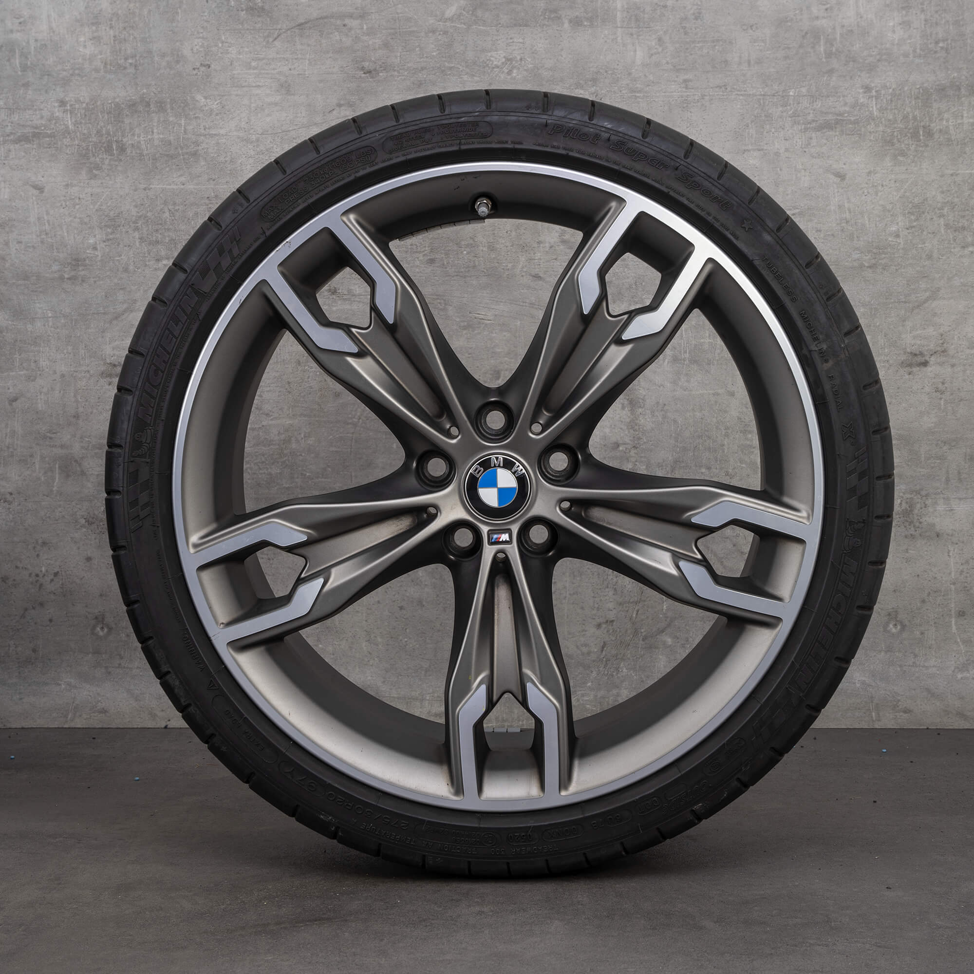 BMW 20 palcové ráfky řady 5 G30 G31 M668 letni pneumatiky kola 7855087 75855088