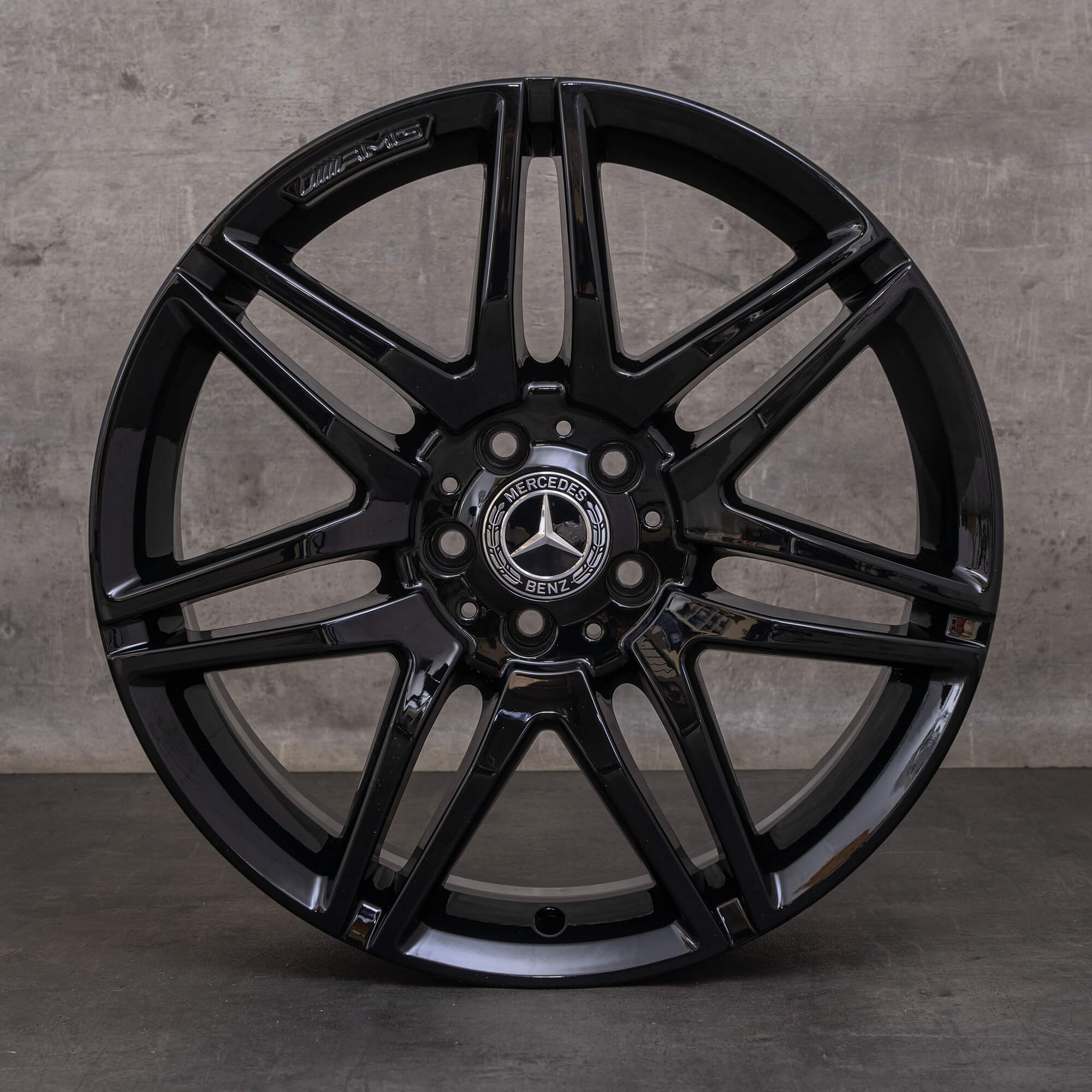 Originale Mercedes Benz E-klasse AMG fælge 19 tommer C207 A207 A2124014702 sort blank