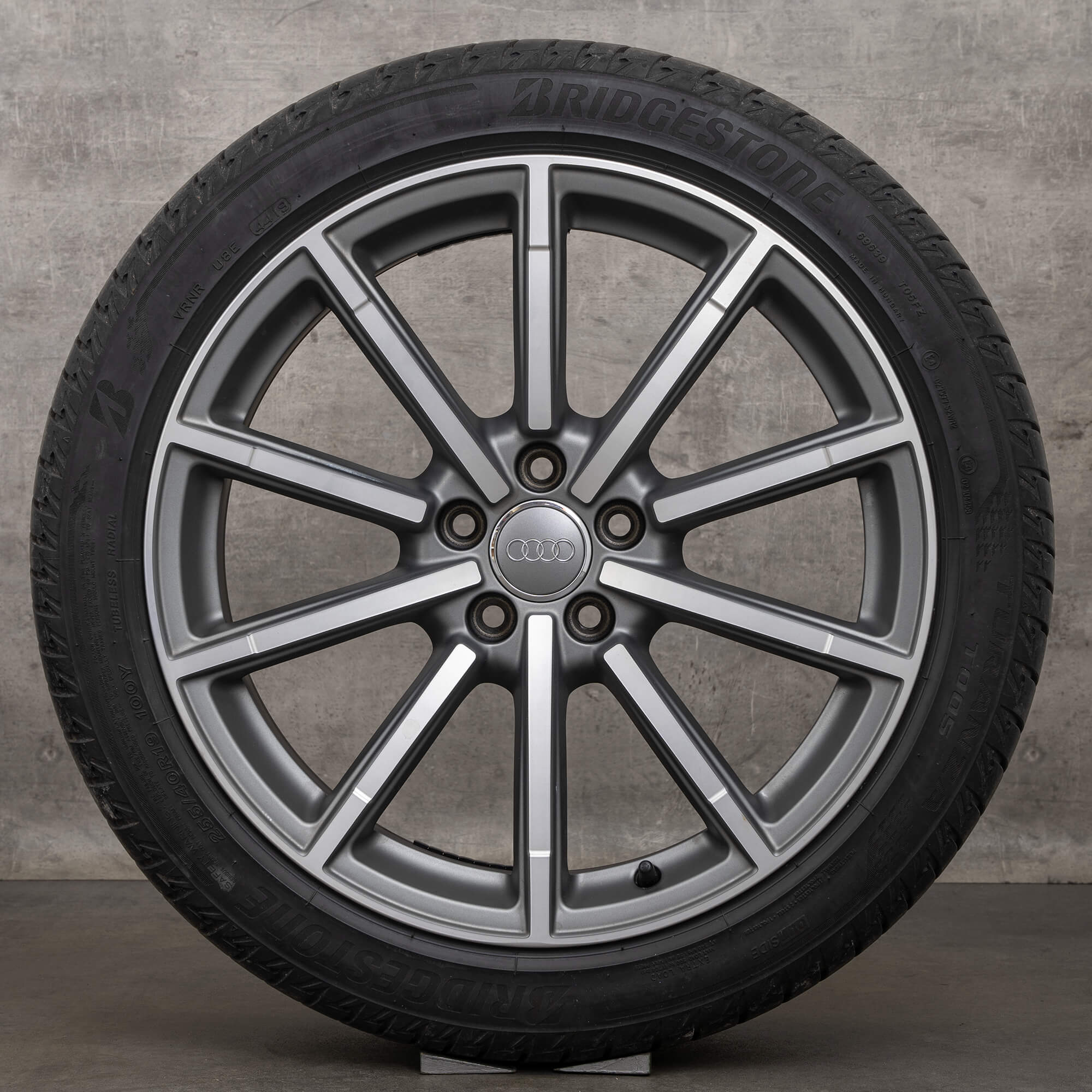Audi Q3 RSQ3 8U summer wheels 19 inch rims tires 8U0601025M