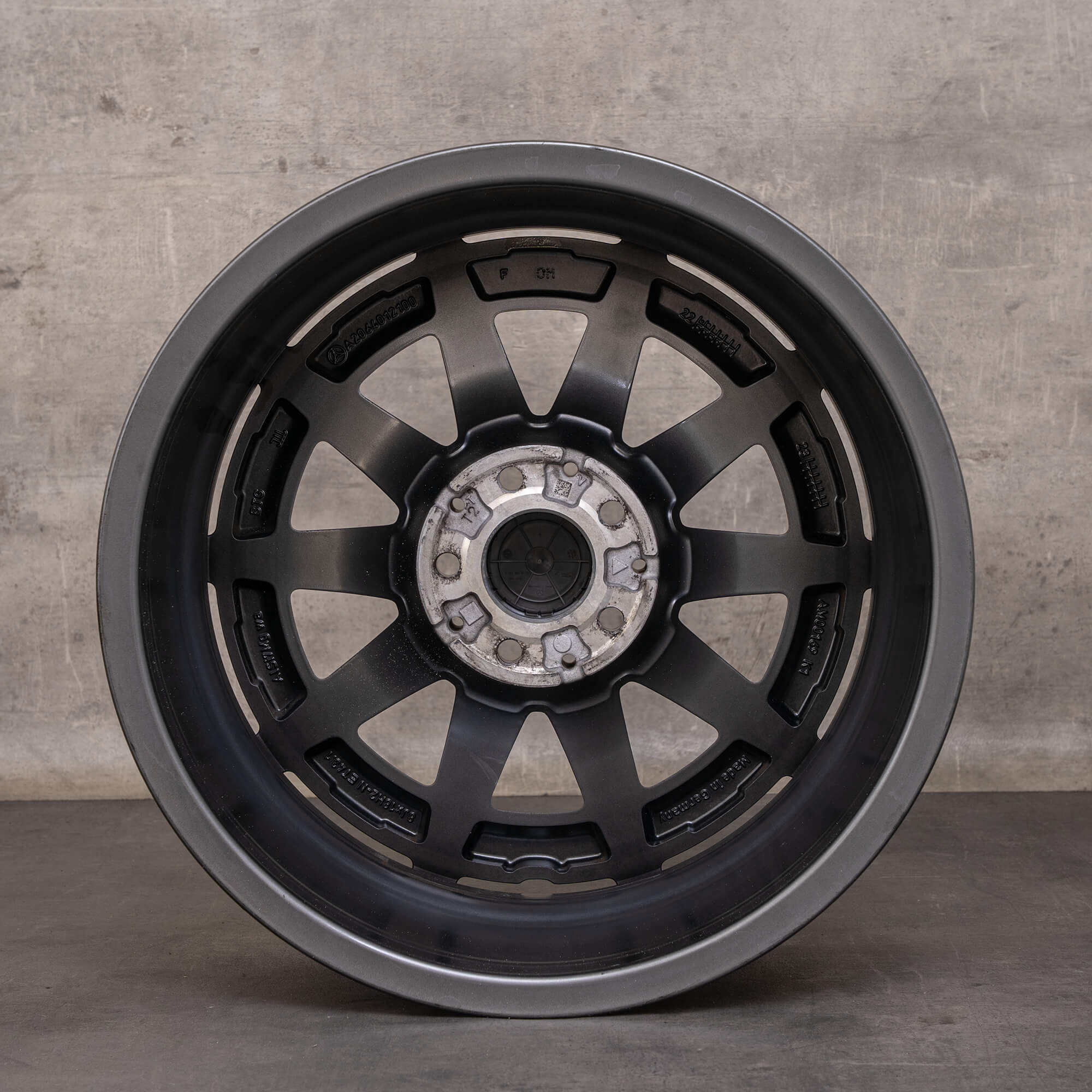 Original Mercedes Benz C-Klass C43 AMG Fälg 18 tum W206 S206 A2064012100 himalaya grå glansig svarvad